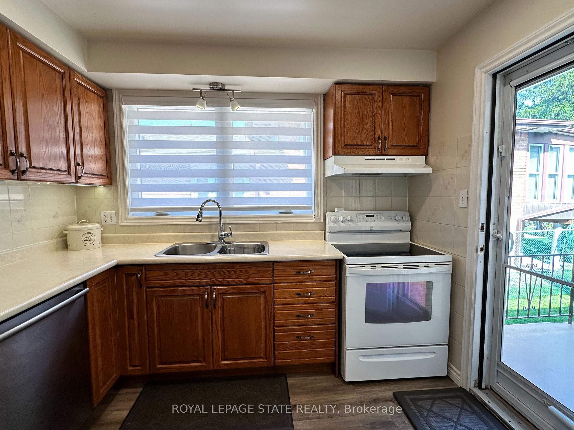 Photo 13 of 33 Pinard Street, Hamilton, Vincent — HOMEH