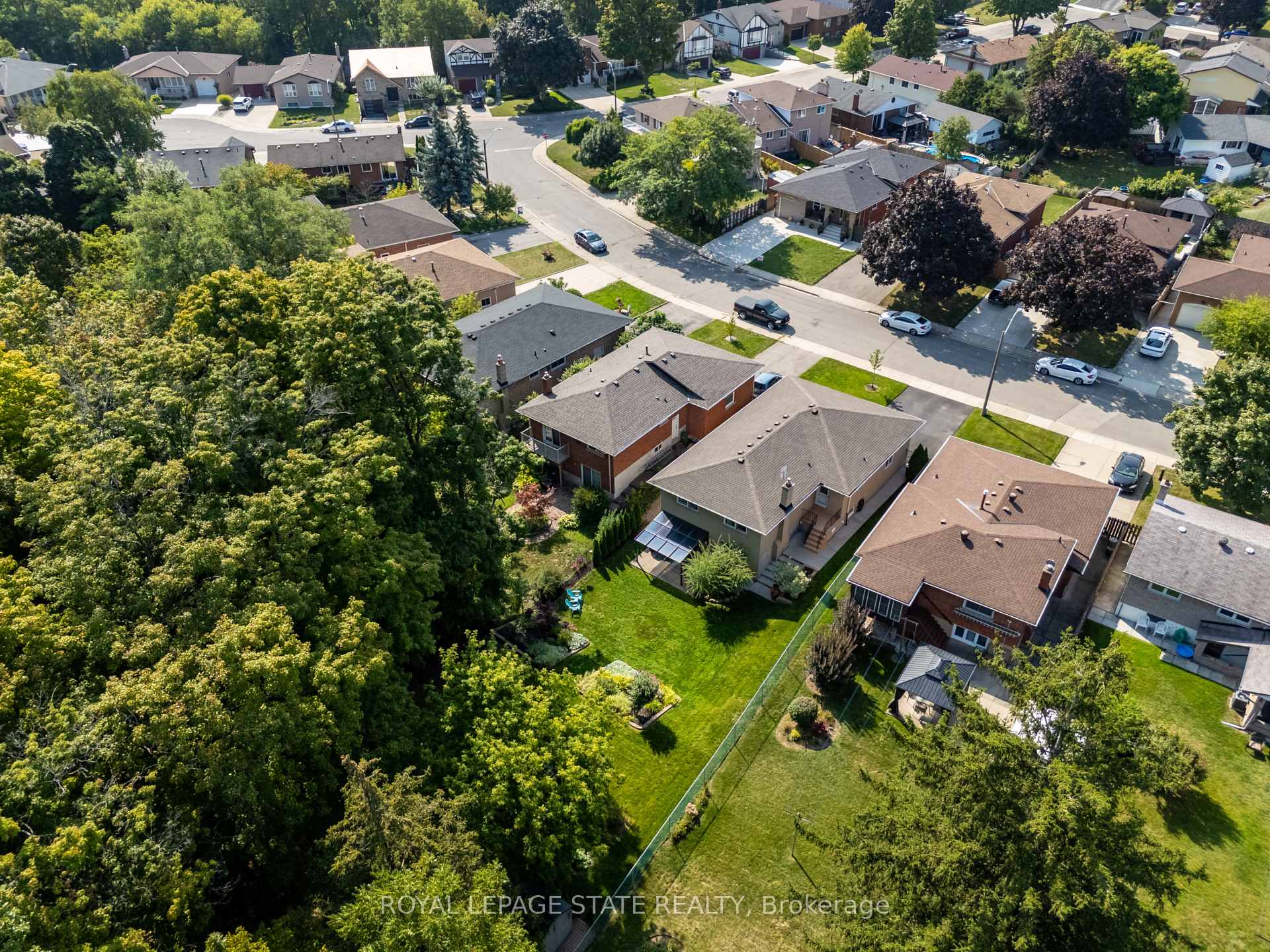 Photo 42 of 33 Pinard Street, Hamilton, Vincent — HOMEH