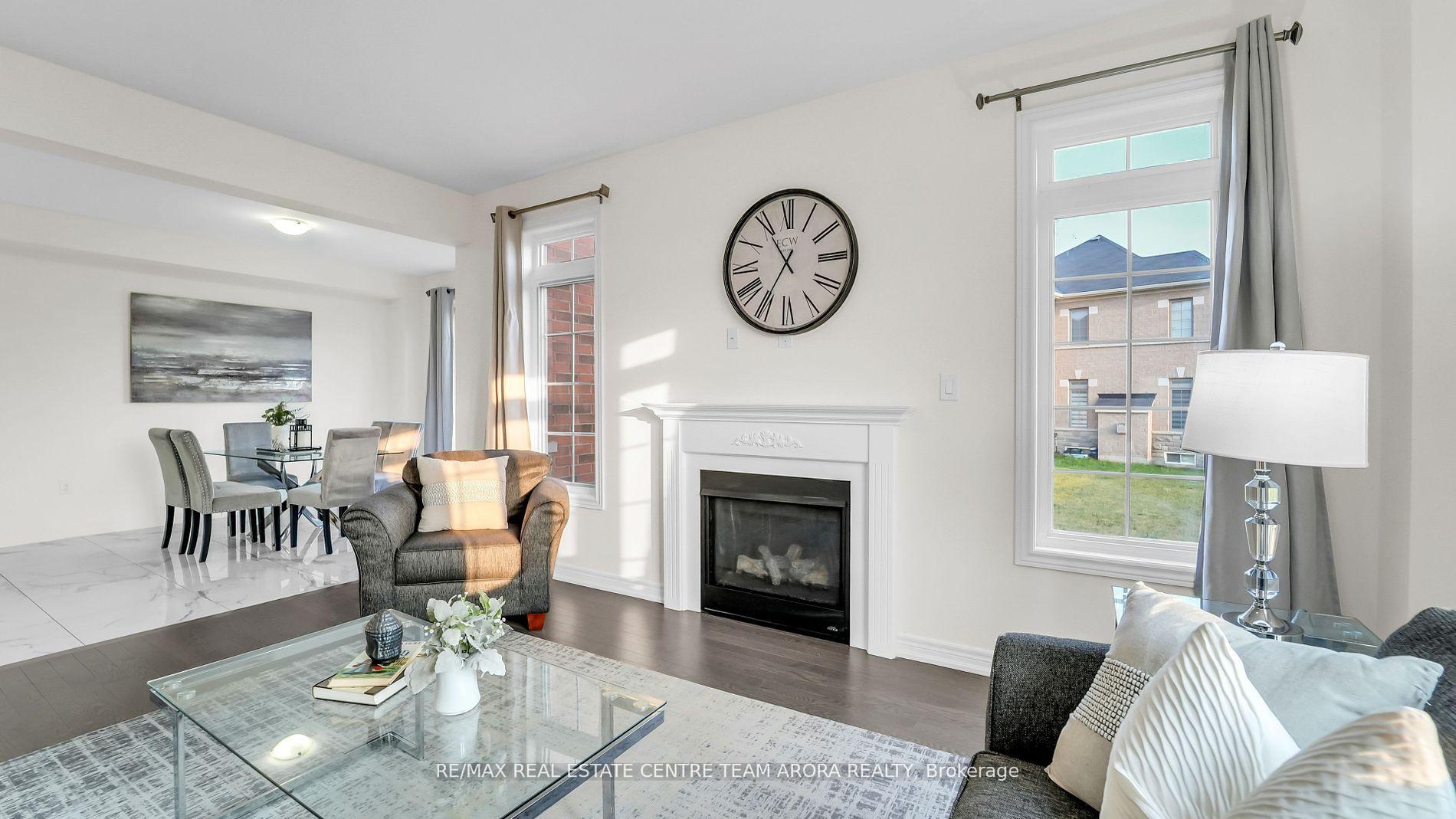Photo 9 of 33 Dunley Crescent, Brampton, Credit Valley — HOMEH