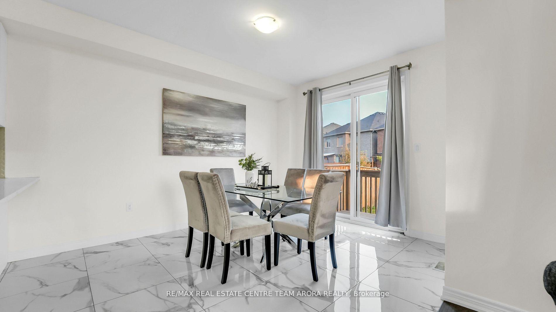 Photo 11 of 33 Dunley Crescent, Brampton, Credit Valley — HOMEH
