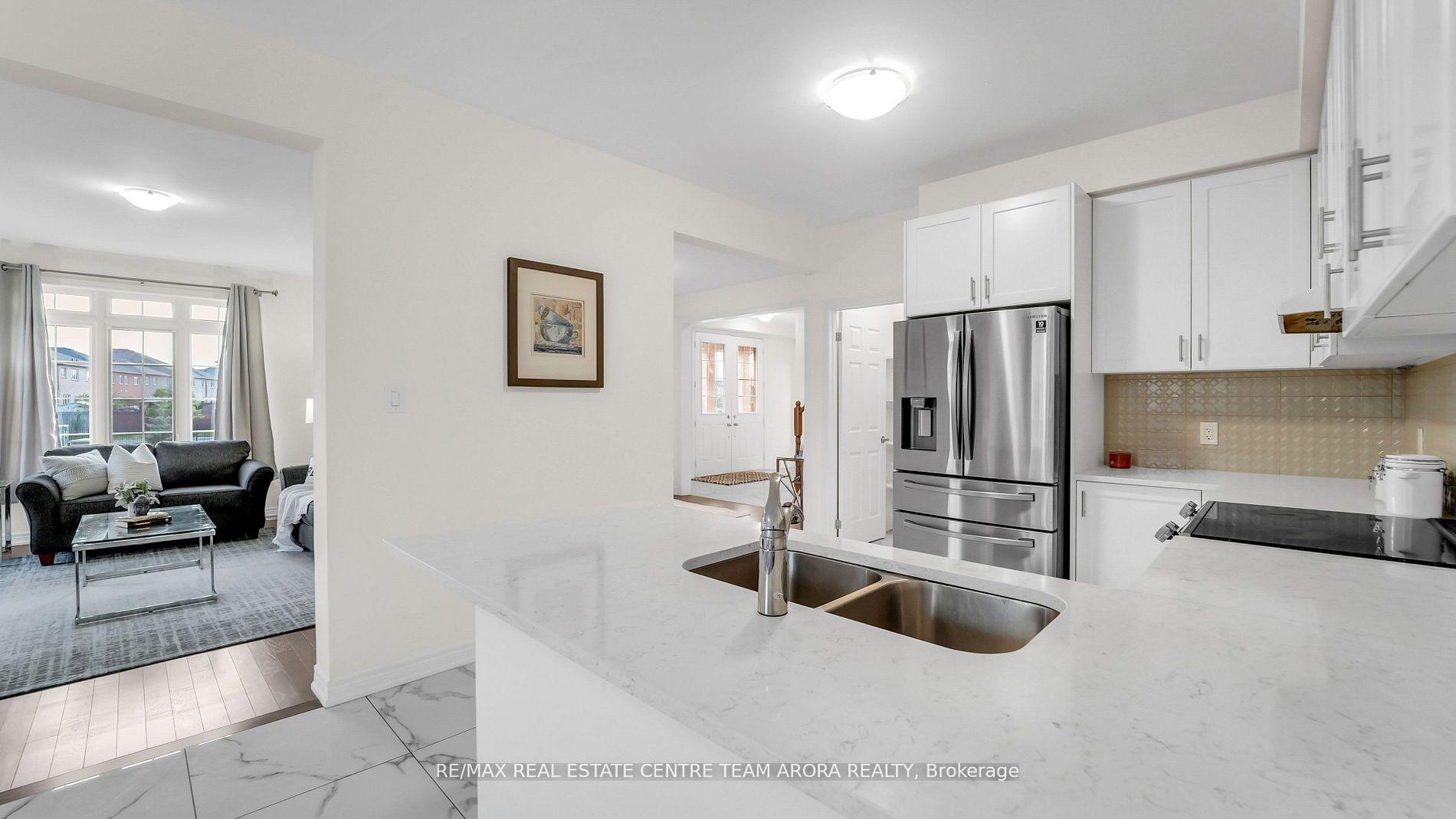 Photo 17 of 33 Dunley Crescent, Brampton, Credit Valley — HOMEH