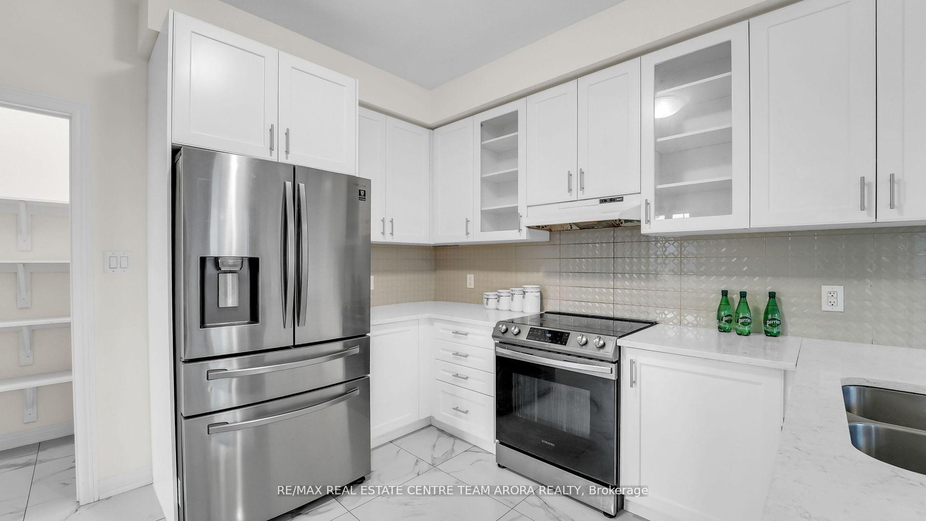 Photo 20 of 33 Dunley Crescent, Brampton, Credit Valley — HOMEH