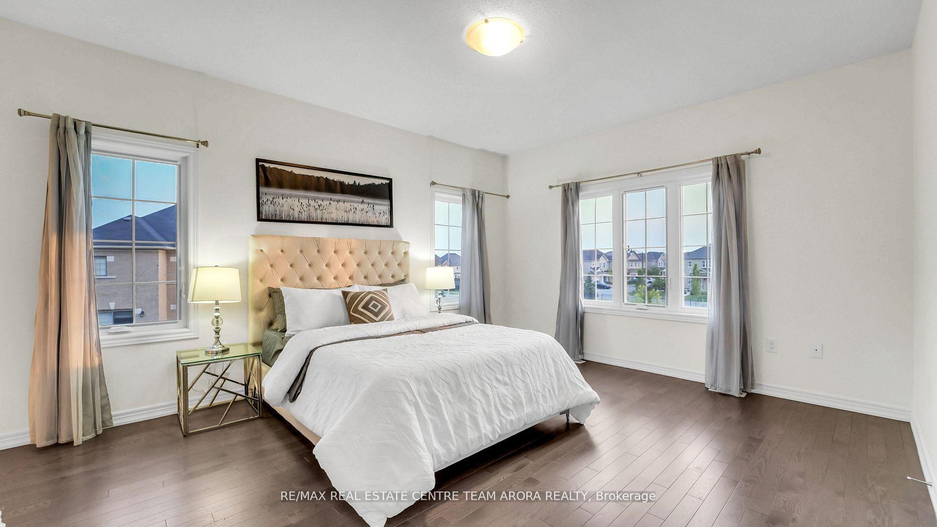 Photo 29 of 33 Dunley Crescent, Brampton, Credit Valley — HOMEH