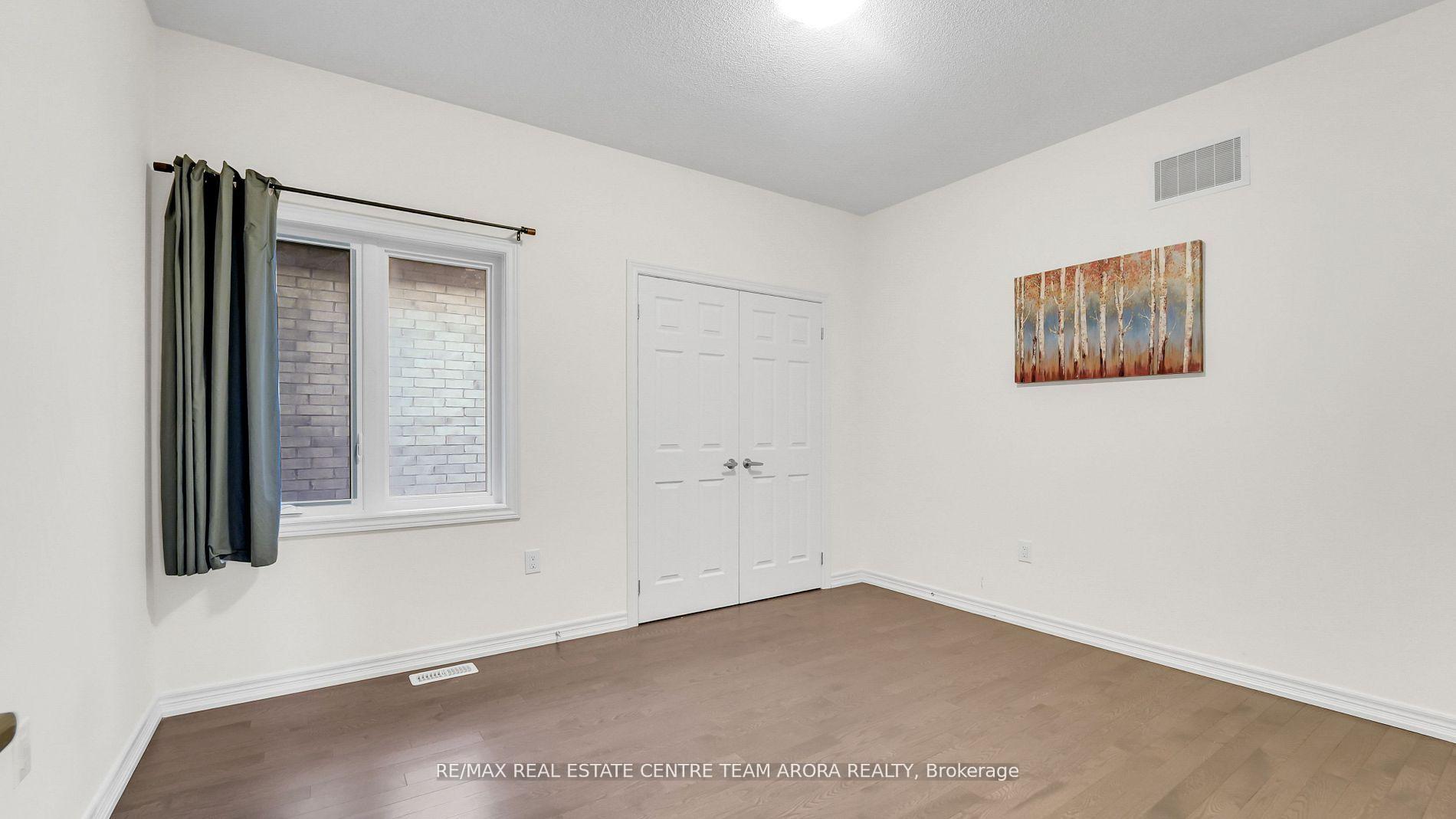 Photo 30 of 33 Dunley Crescent, Brampton, Credit Valley — HOMEH
