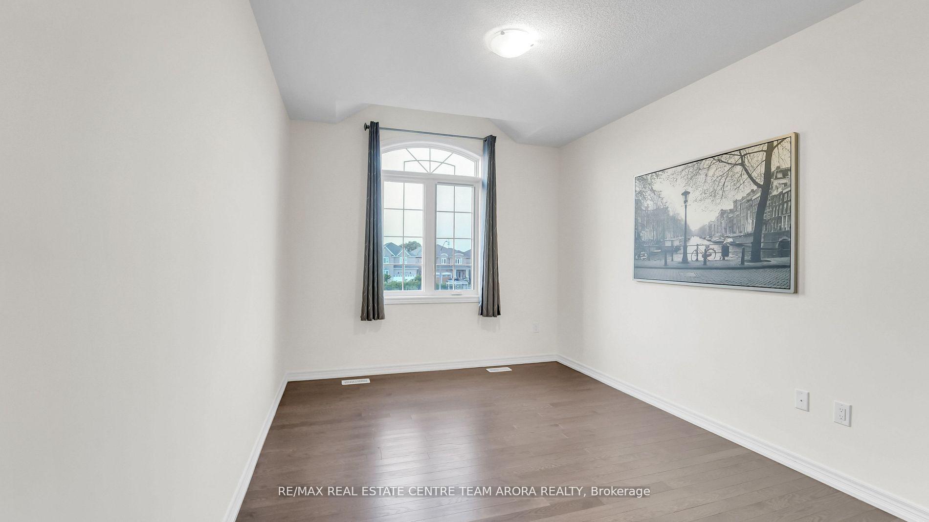 Photo 41 of 33 Dunley Crescent, Brampton, Credit Valley — HOMEH