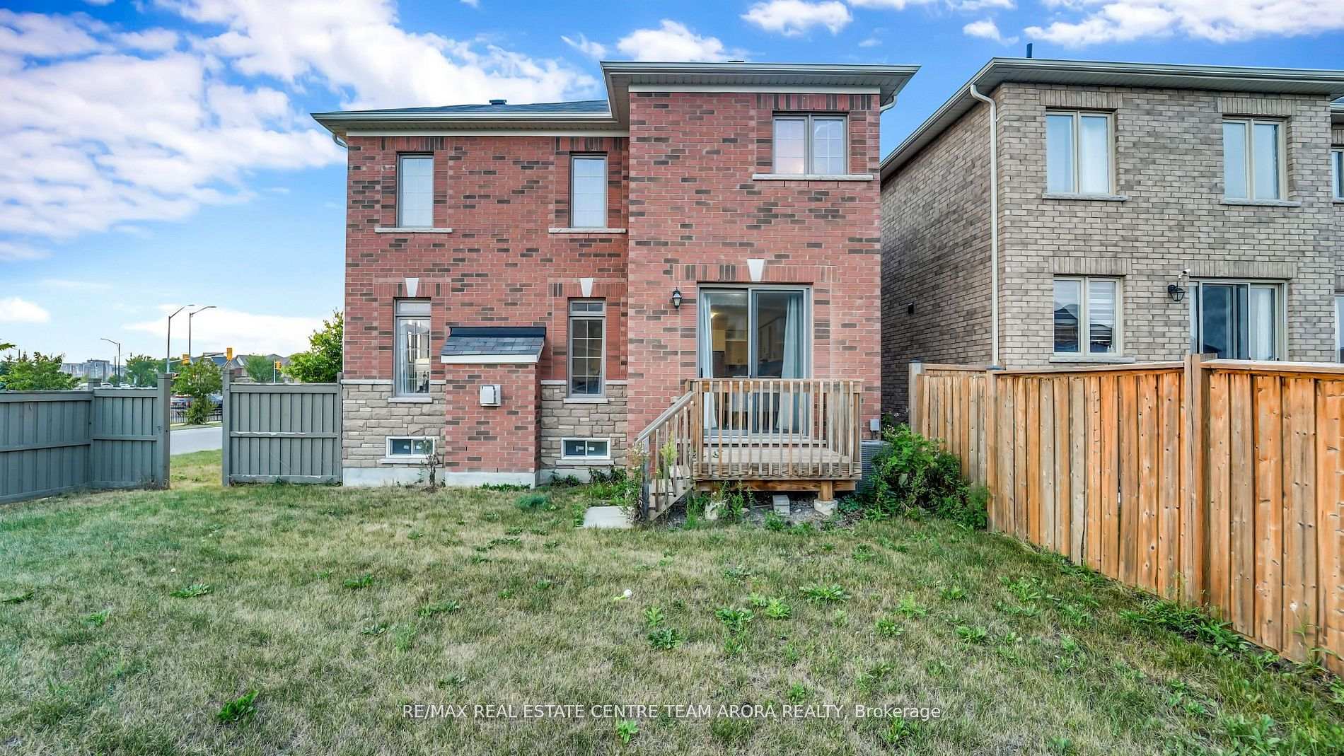 Photo 46 of 33 Dunley Crescent, Brampton, Credit Valley — HOMEH