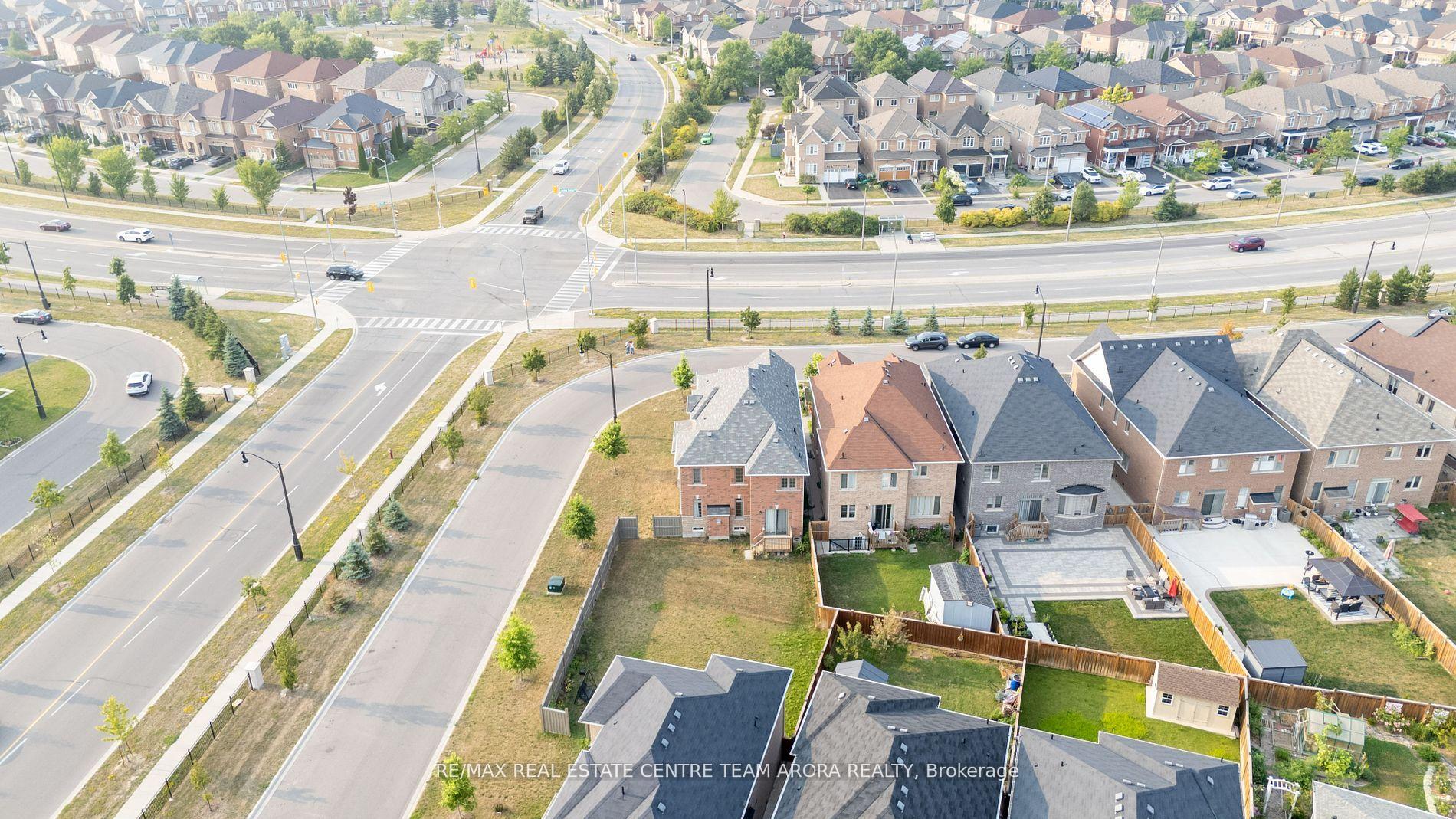 Photo 47 of 33 Dunley Crescent, Brampton, Credit Valley — HOMEH