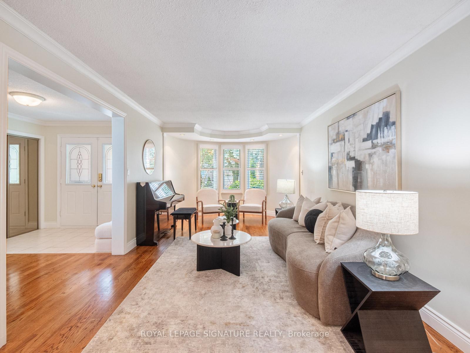Photo 5 of 119 Tilman Circle, Markham, Markham Village — HOMEH