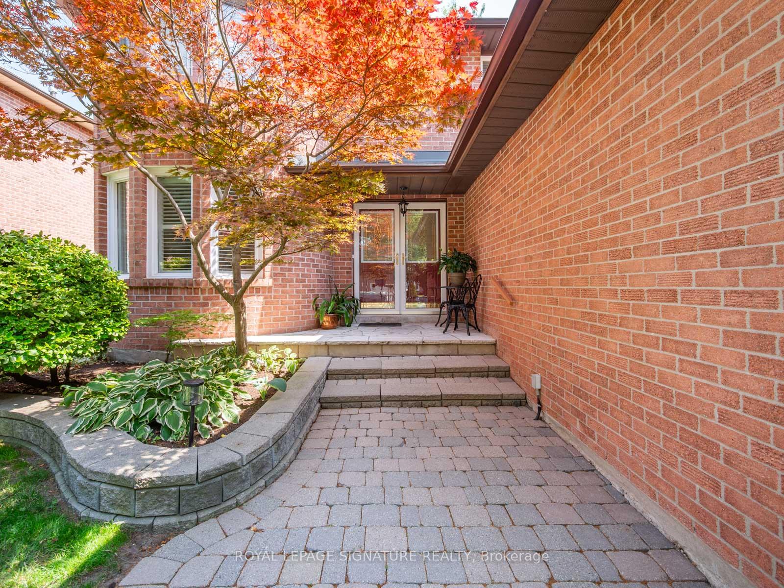 Photo 12 of 119 Tilman Circle, Markham, Markham Village — HOMEH