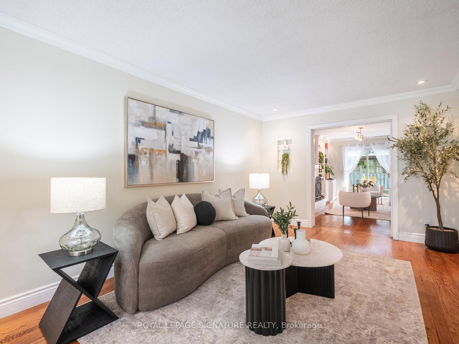Photo 8 of 119 Tilman Circle, Markham, Markham Village — HOMEH
