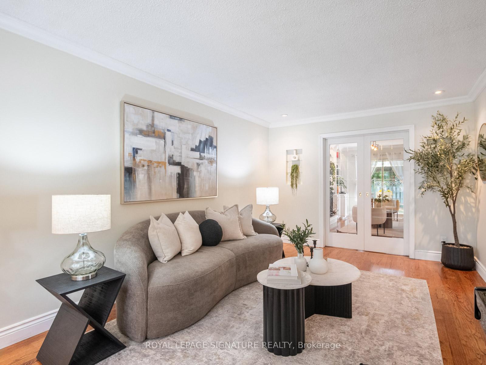 Photo 4 of 119 Tilman Circle, Markham, Markham Village — HOMEH