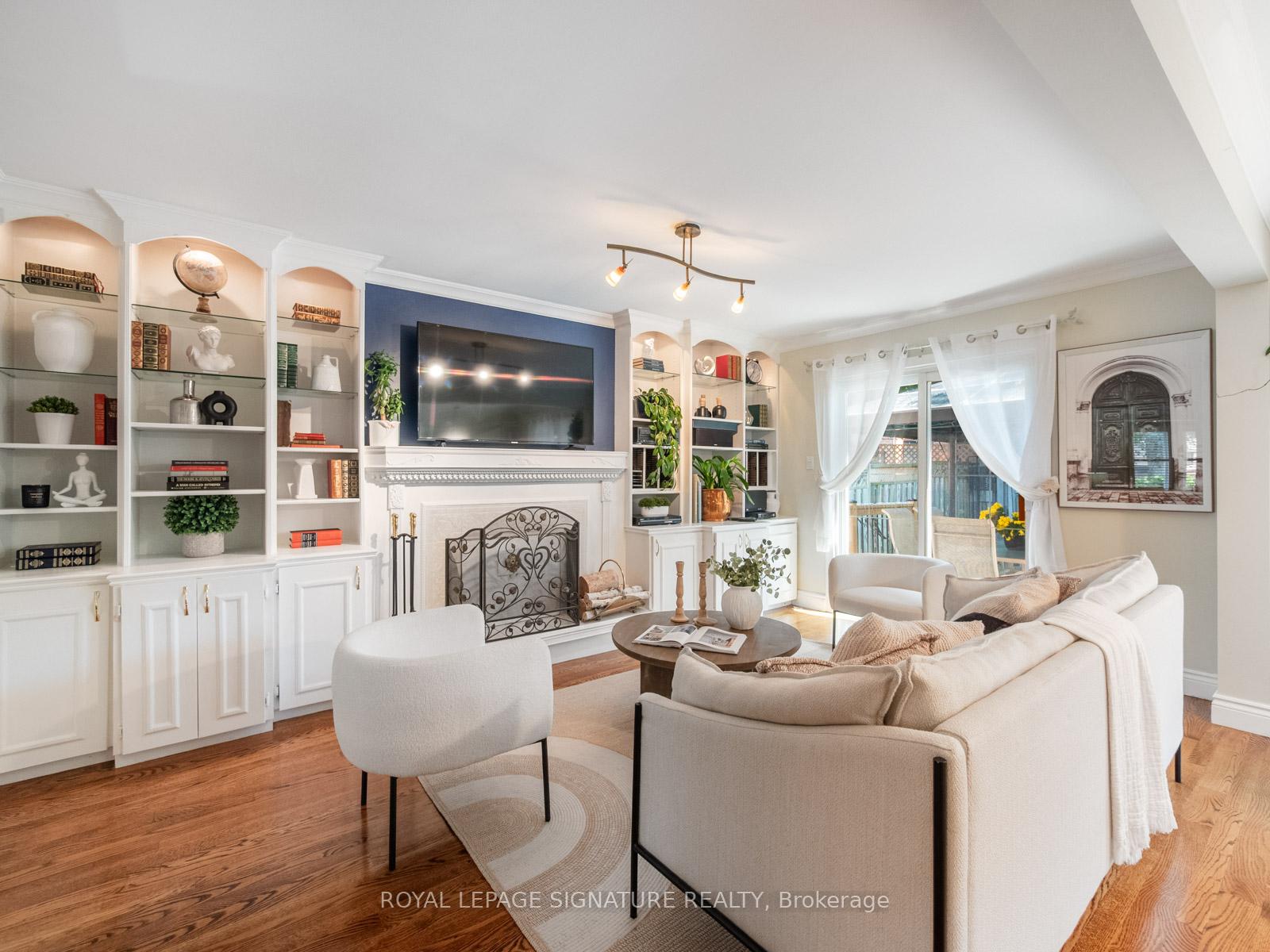 Photo 6 of 119 Tilman Circle, Markham, Markham Village — HOMEH