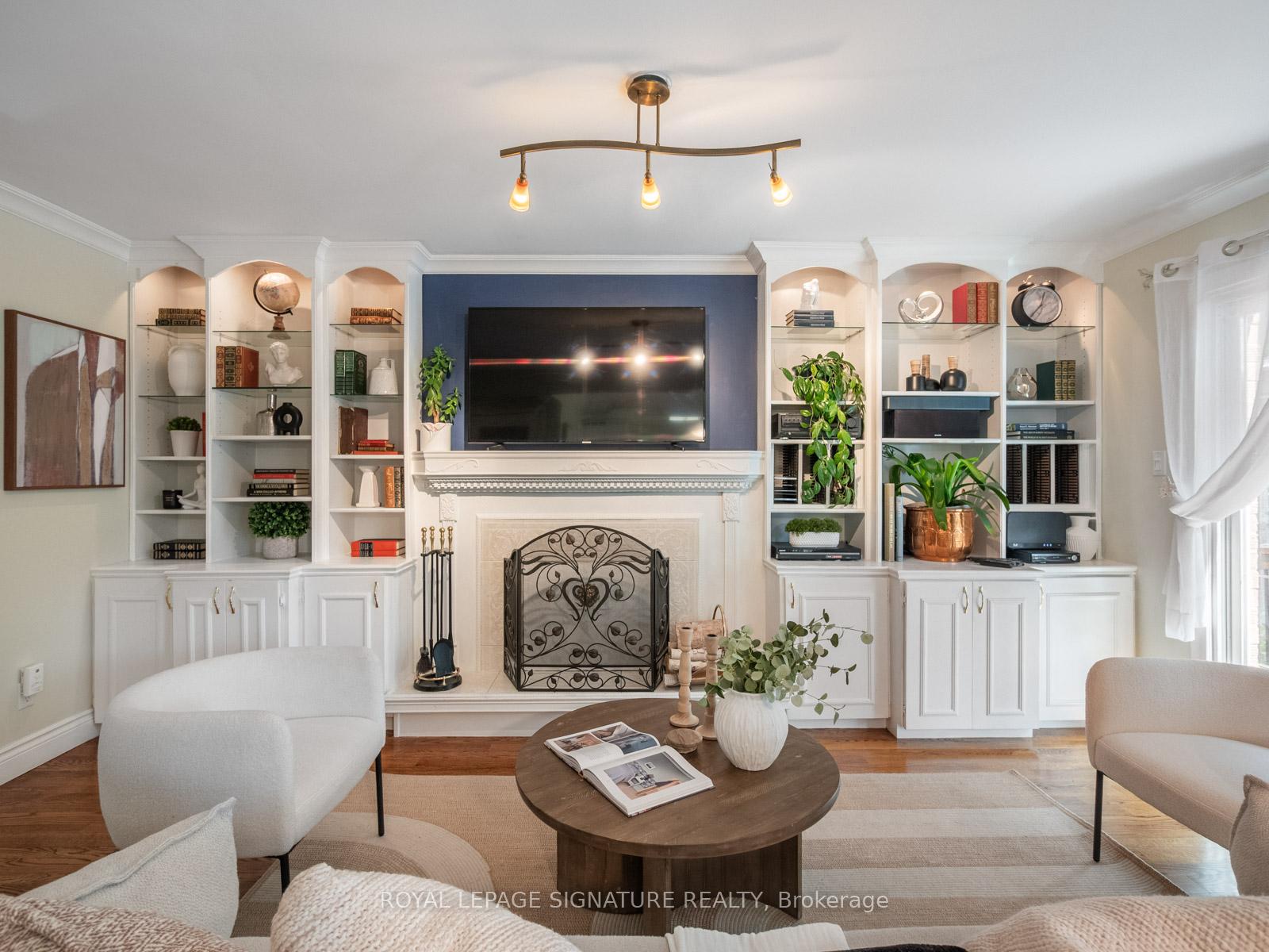 Photo 7 of 119 Tilman Circle, Markham, Markham Village — HOMEH