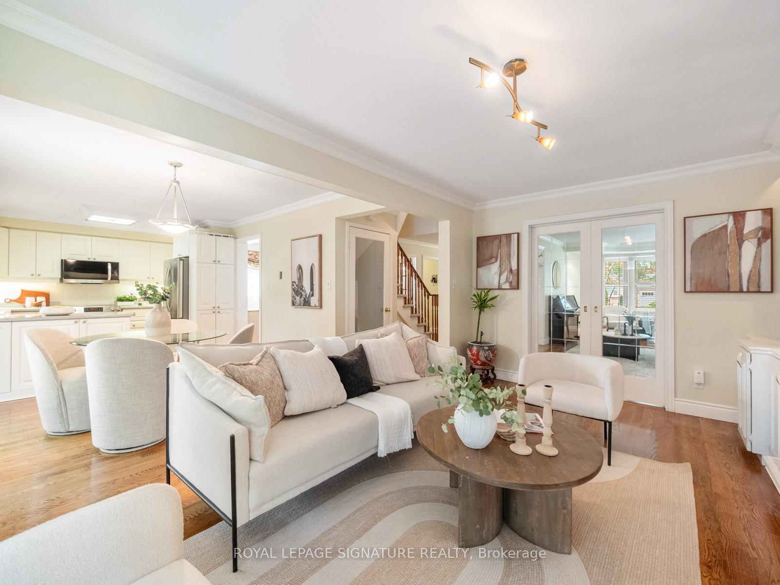 Photo 10 of 119 Tilman Circle, Markham, Markham Village — HOMEH