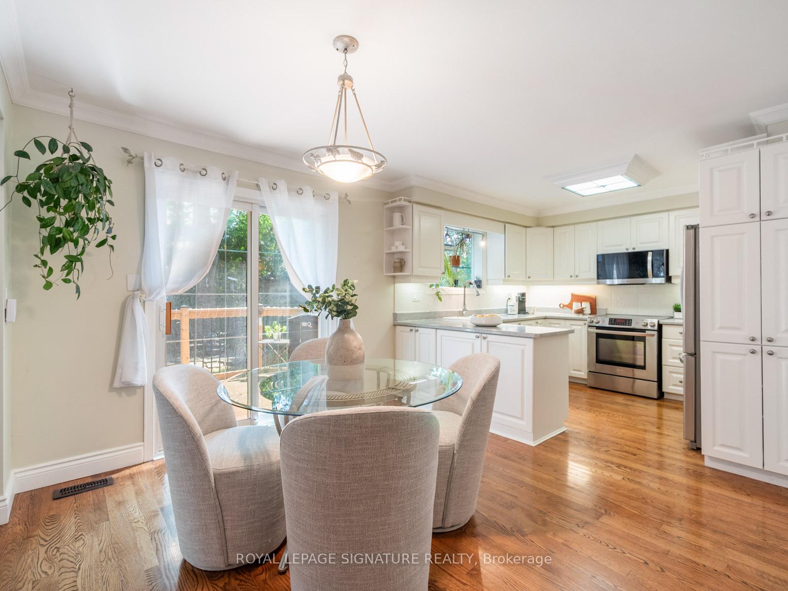 Photo 18 of 119 Tilman Circle, Markham, Markham Village — HOMEH