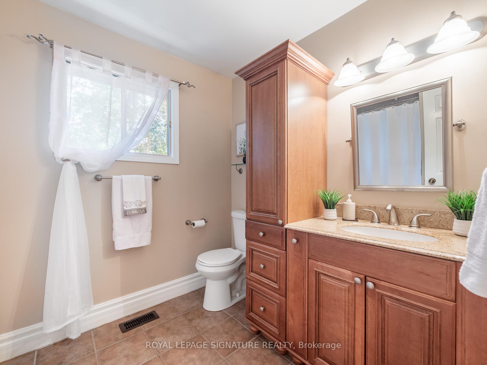Photo 26 of 119 Tilman Circle, Markham, Markham Village — HOMEH