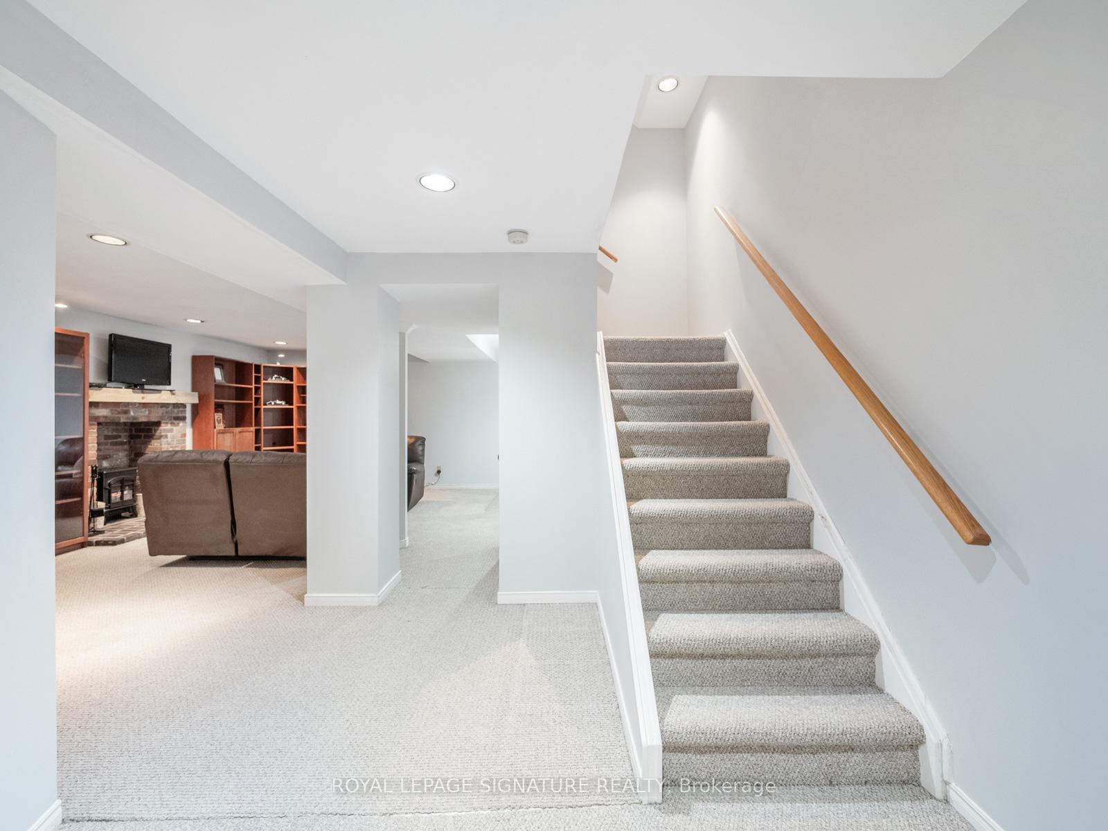 Photo 30 of 119 Tilman Circle, Markham, Markham Village — HOMEH