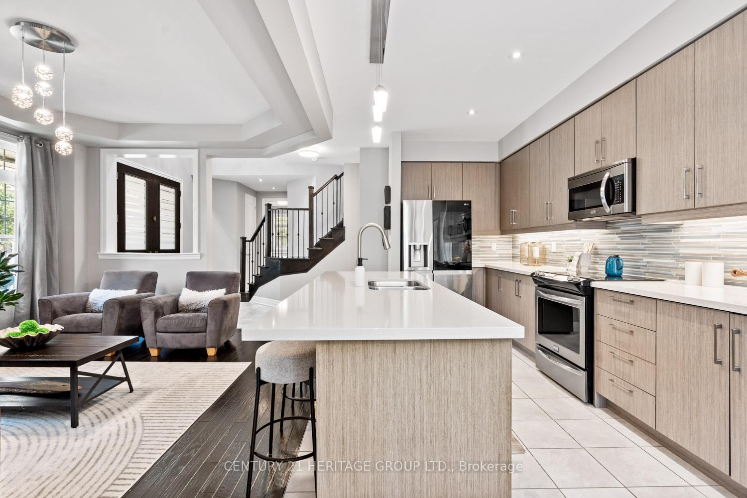 Photo 9 of 64 Wells Orchard Crescent, King, King City — HOMEH