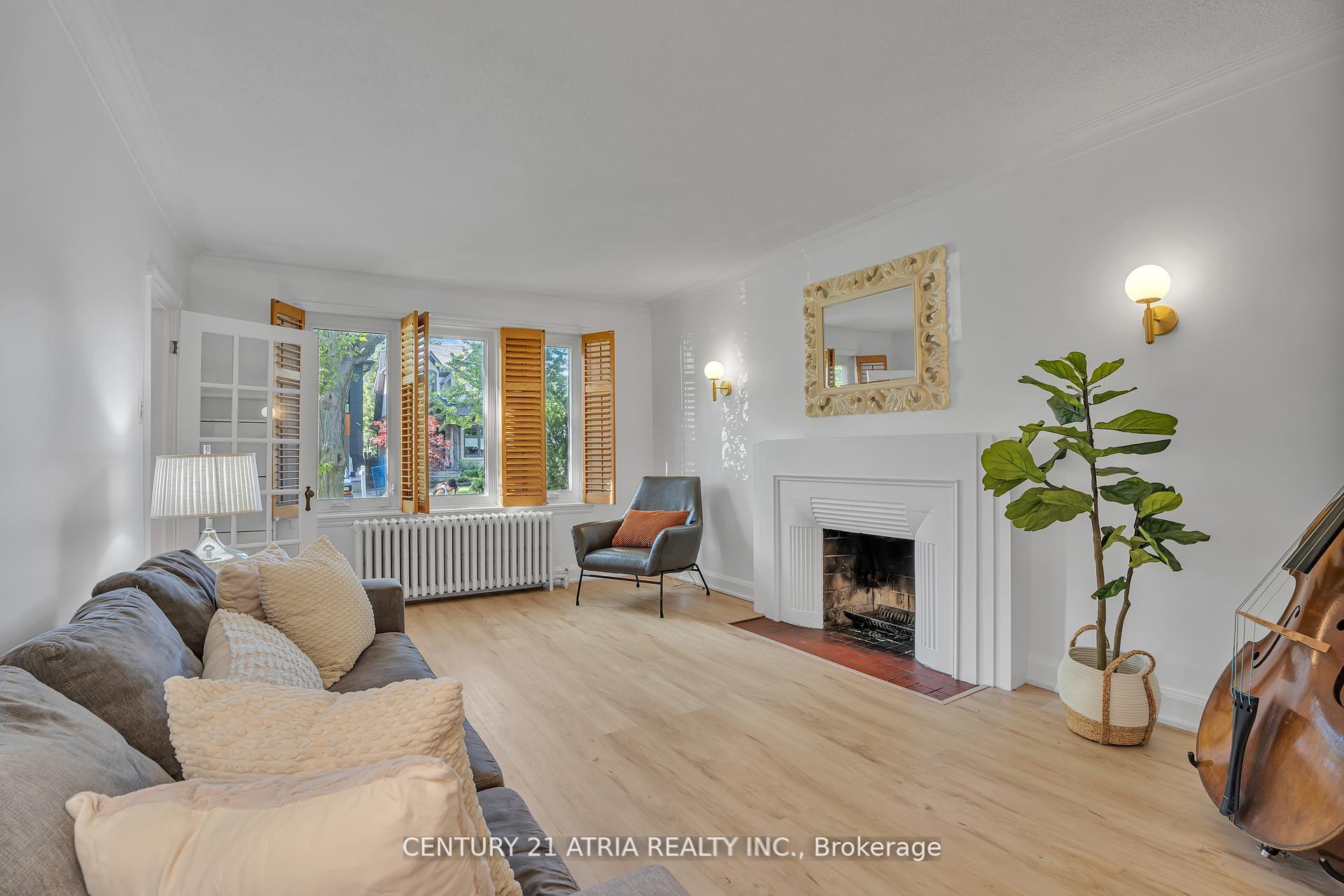 Photo 4 of 13 Sunnydale Drive S, Etobicoke, Stonegate-Queensway — HOMEH