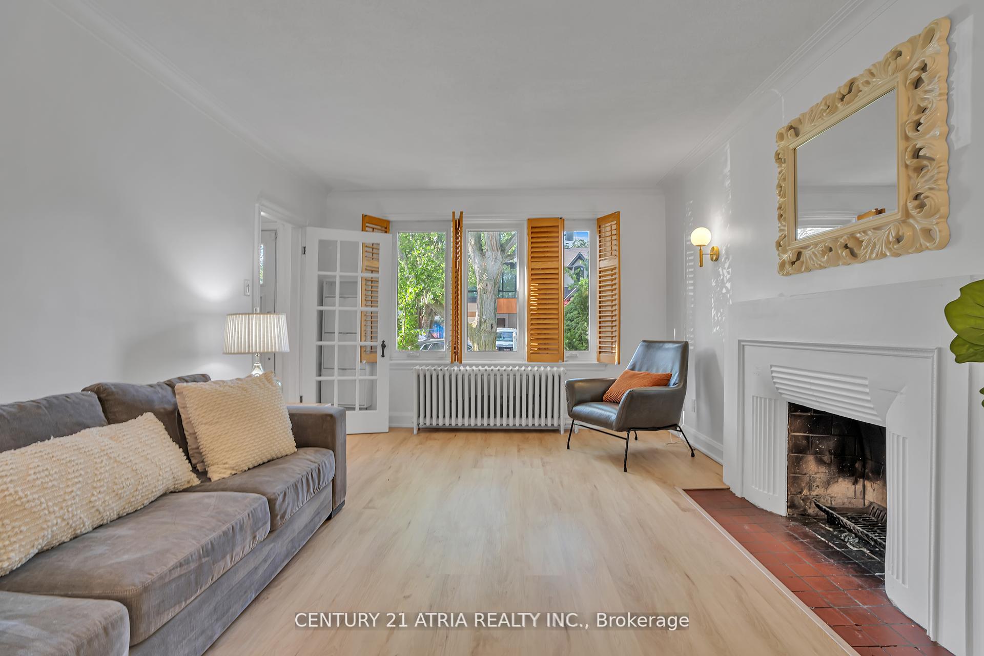 Photo 24 of 13 Sunnydale Drive S, Etobicoke, Stonegate-Queensway — HOMEH