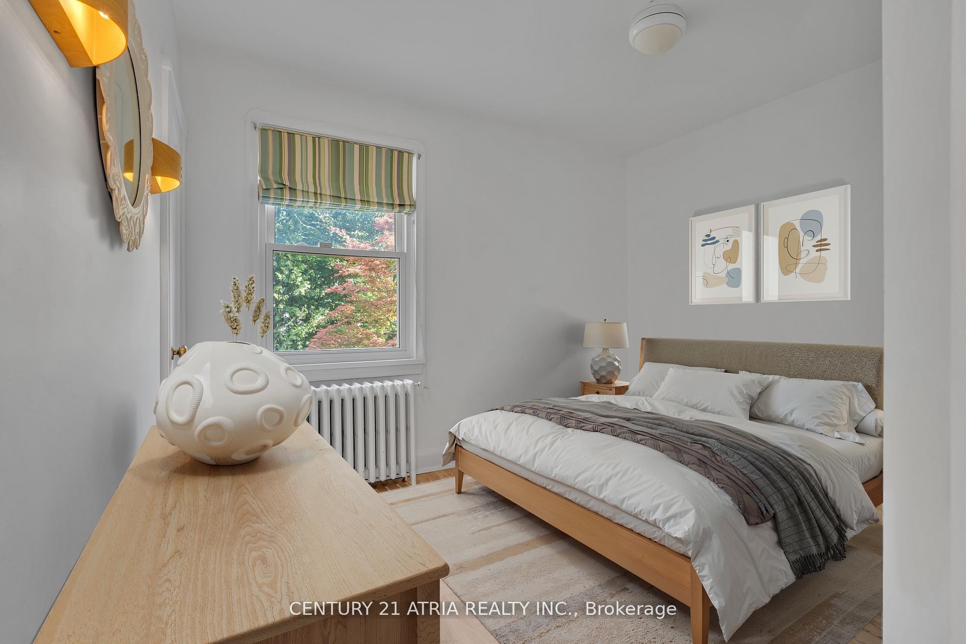 Photo 14 of 13 Sunnydale Drive S, Etobicoke, Stonegate-Queensway — HOMEH