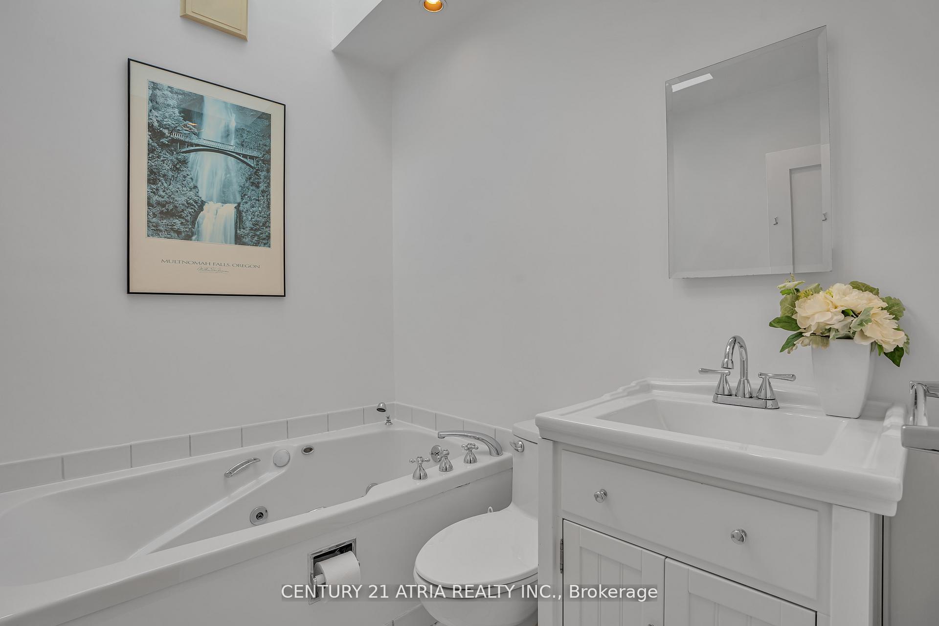 Photo 9 of 13 Sunnydale Drive S, Etobicoke, Stonegate-Queensway — HOMEH