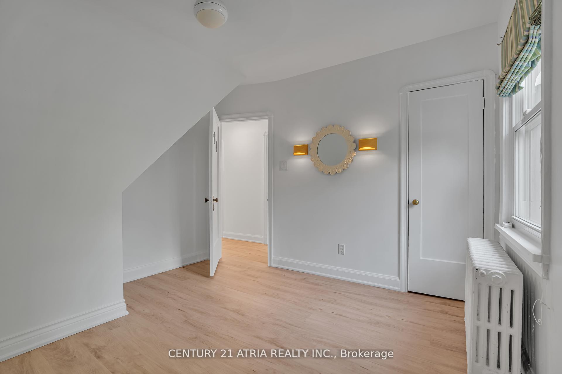 Photo 10 of 13 Sunnydale Drive S, Etobicoke, Stonegate-Queensway — HOMEH