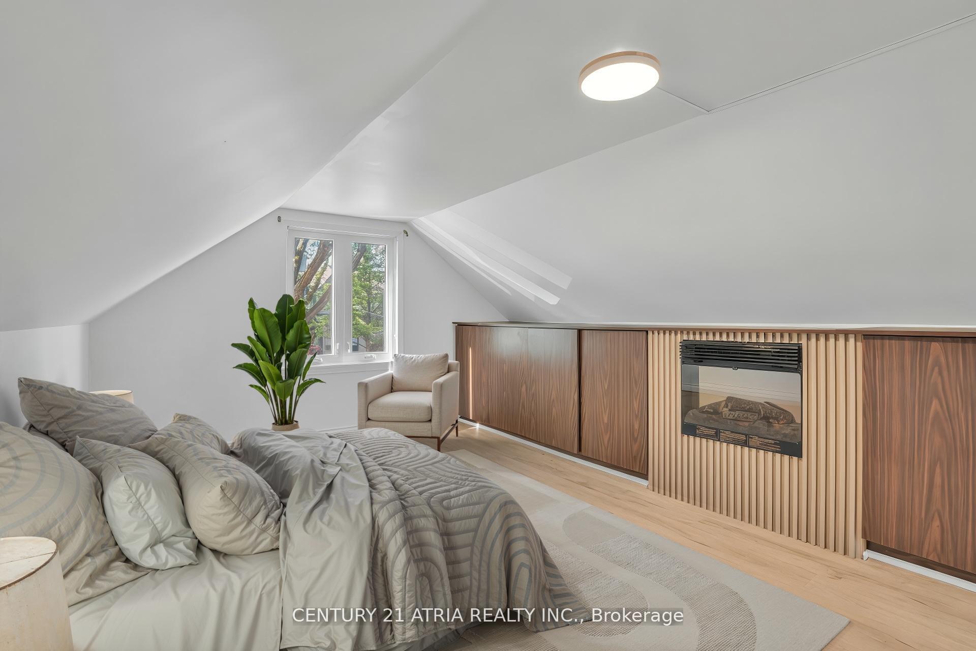 Photo 27 of 13 Sunnydale Drive S, Etobicoke, Stonegate-Queensway — HOMEH
