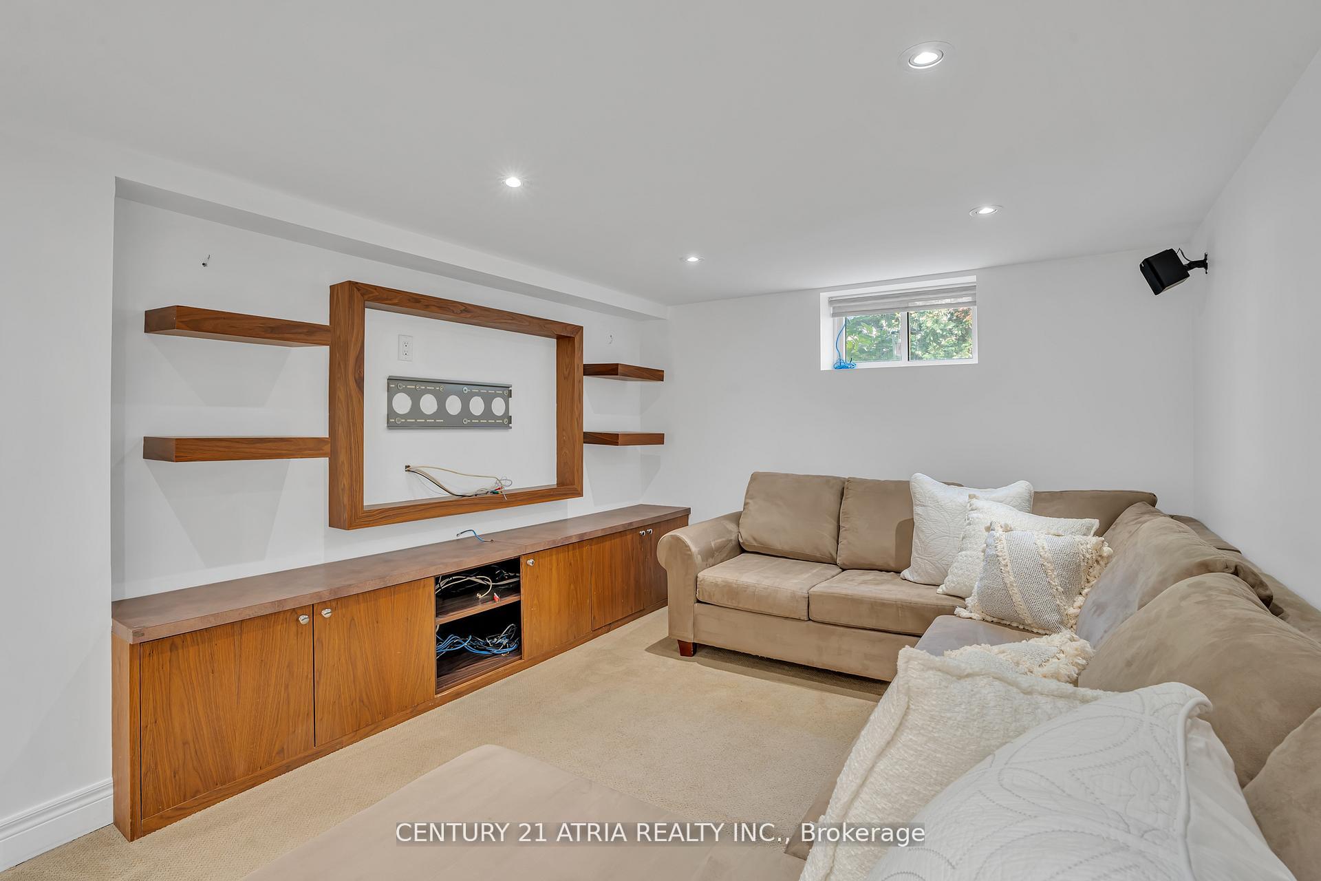 Photo 22 of 13 Sunnydale Drive S, Etobicoke, Stonegate-Queensway — HOMEH