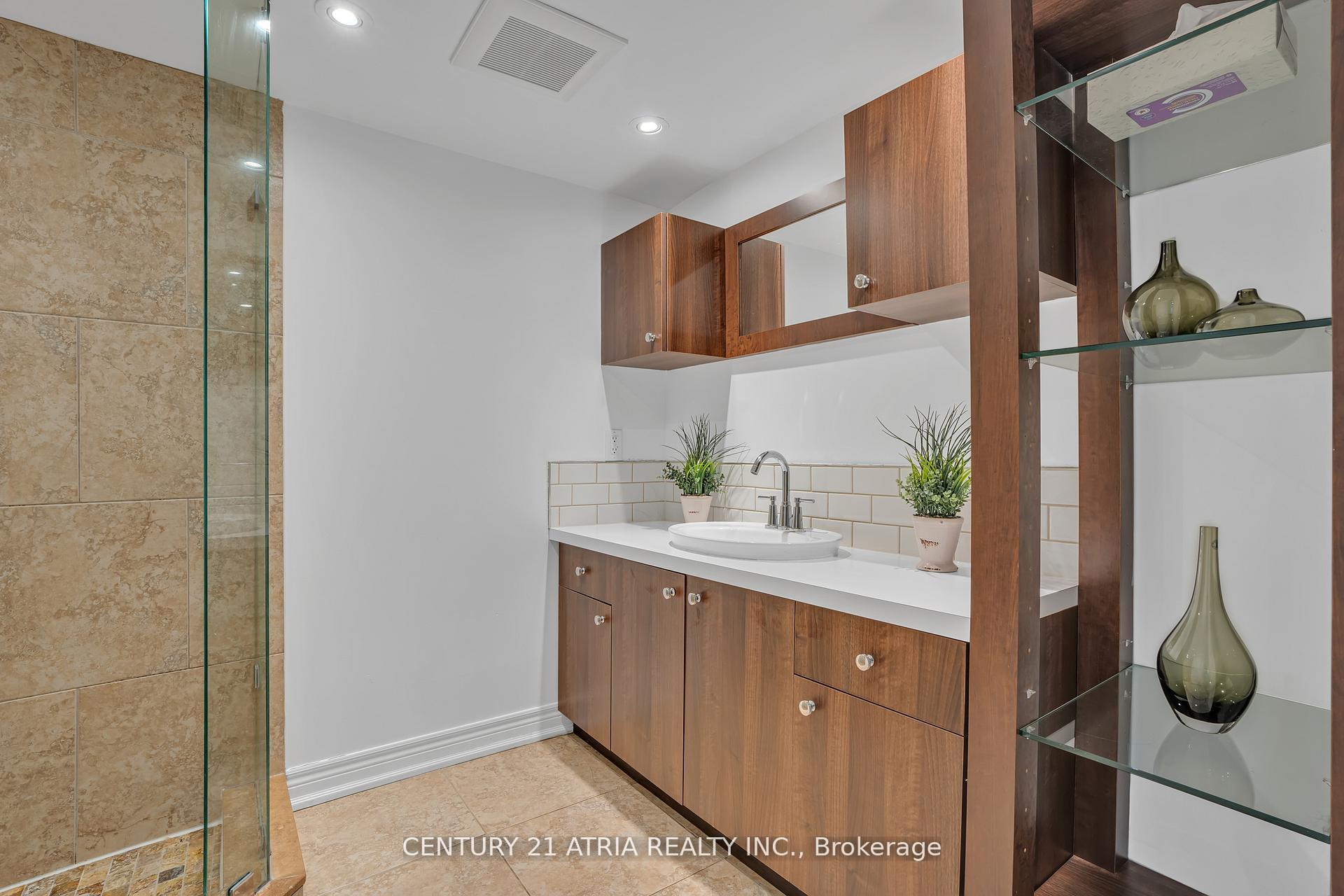 Photo 40 of 13 Sunnydale Drive S, Etobicoke, Stonegate-Queensway — HOMEH