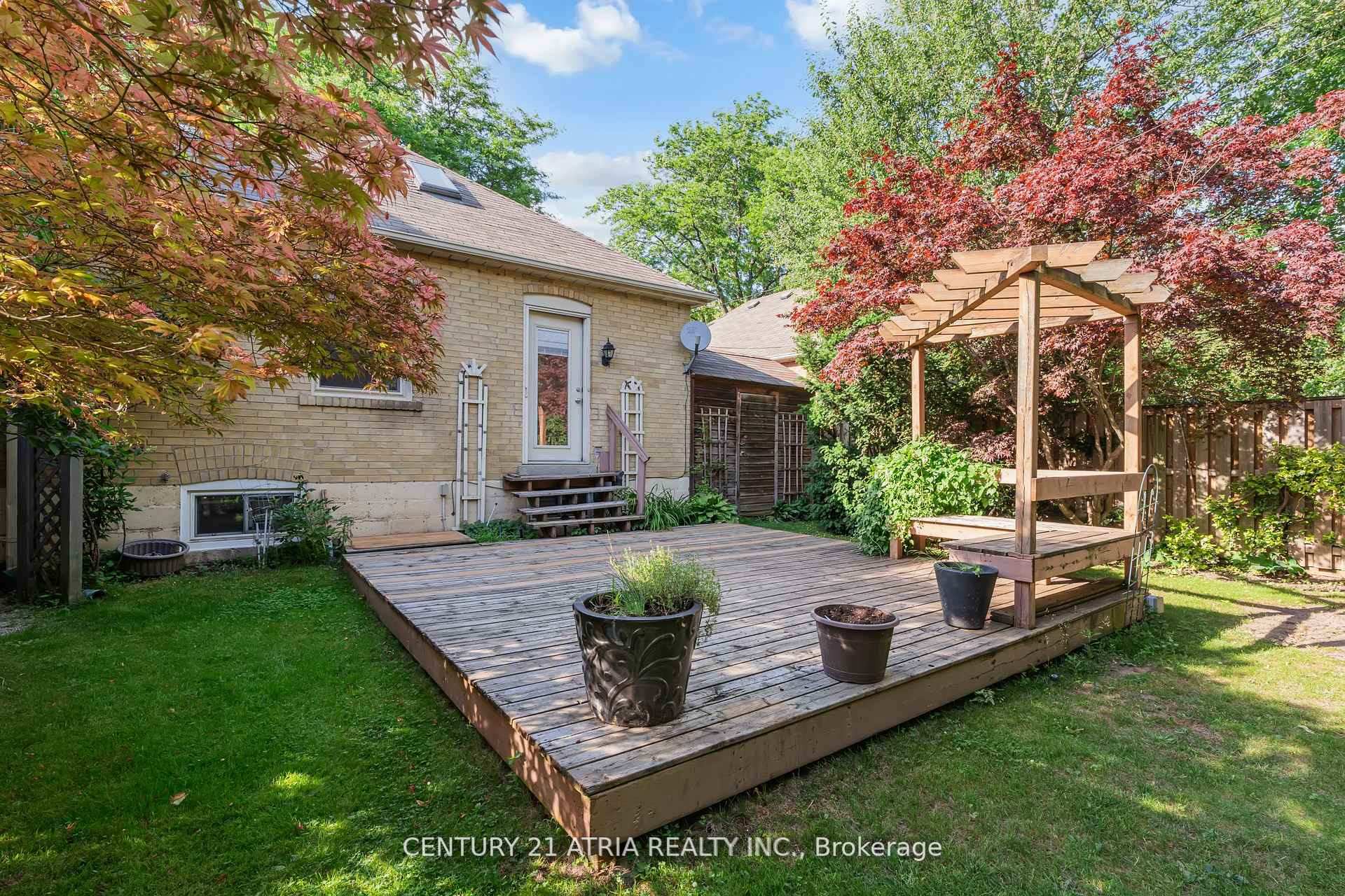 Photo 35 of 13 Sunnydale Drive S, Etobicoke, Stonegate-Queensway — HOMEH