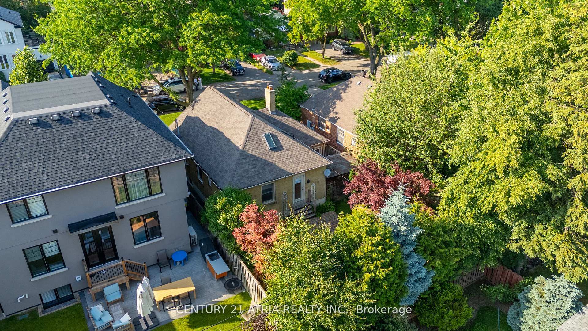 Photo 36 of 13 Sunnydale Drive S, Etobicoke, Stonegate-Queensway — HOMEH
