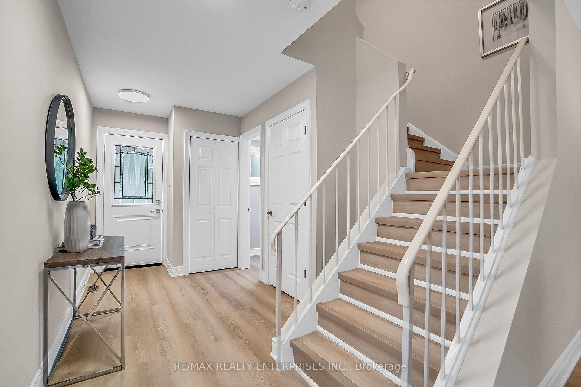 Photo 6 of 4 Wesmorland Avenue, Brampton, Heart Lake West — HOMEH