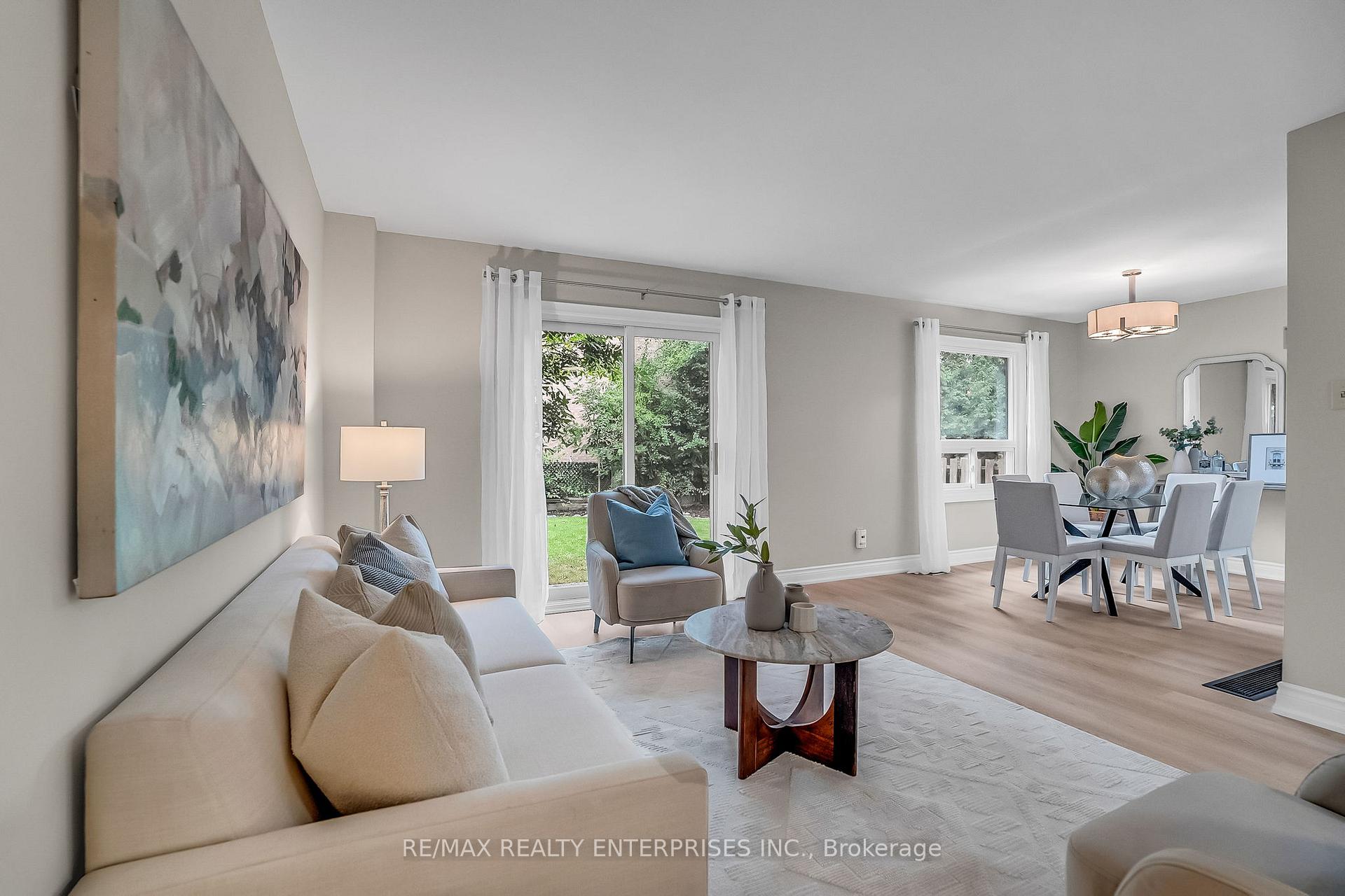 Photo 7 of 4 Wesmorland Avenue, Brampton, Heart Lake West — HOMEH
