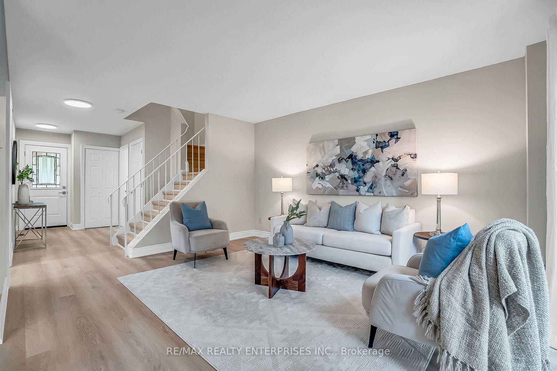 Photo 11 of 4 Wesmorland Avenue, Brampton, Heart Lake West — HOMEH