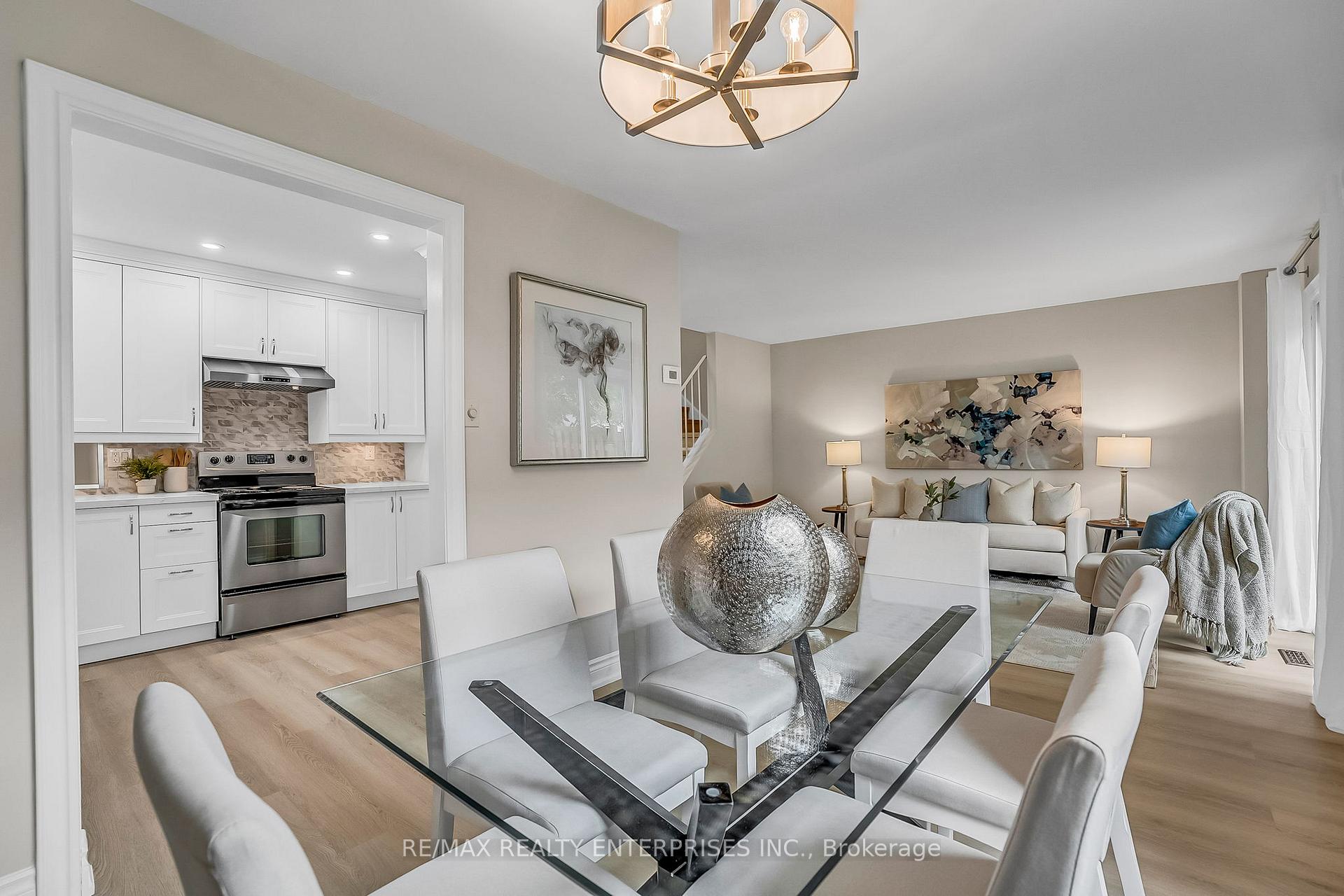 Photo 12 of 4 Wesmorland Avenue, Brampton, Heart Lake West — HOMEH