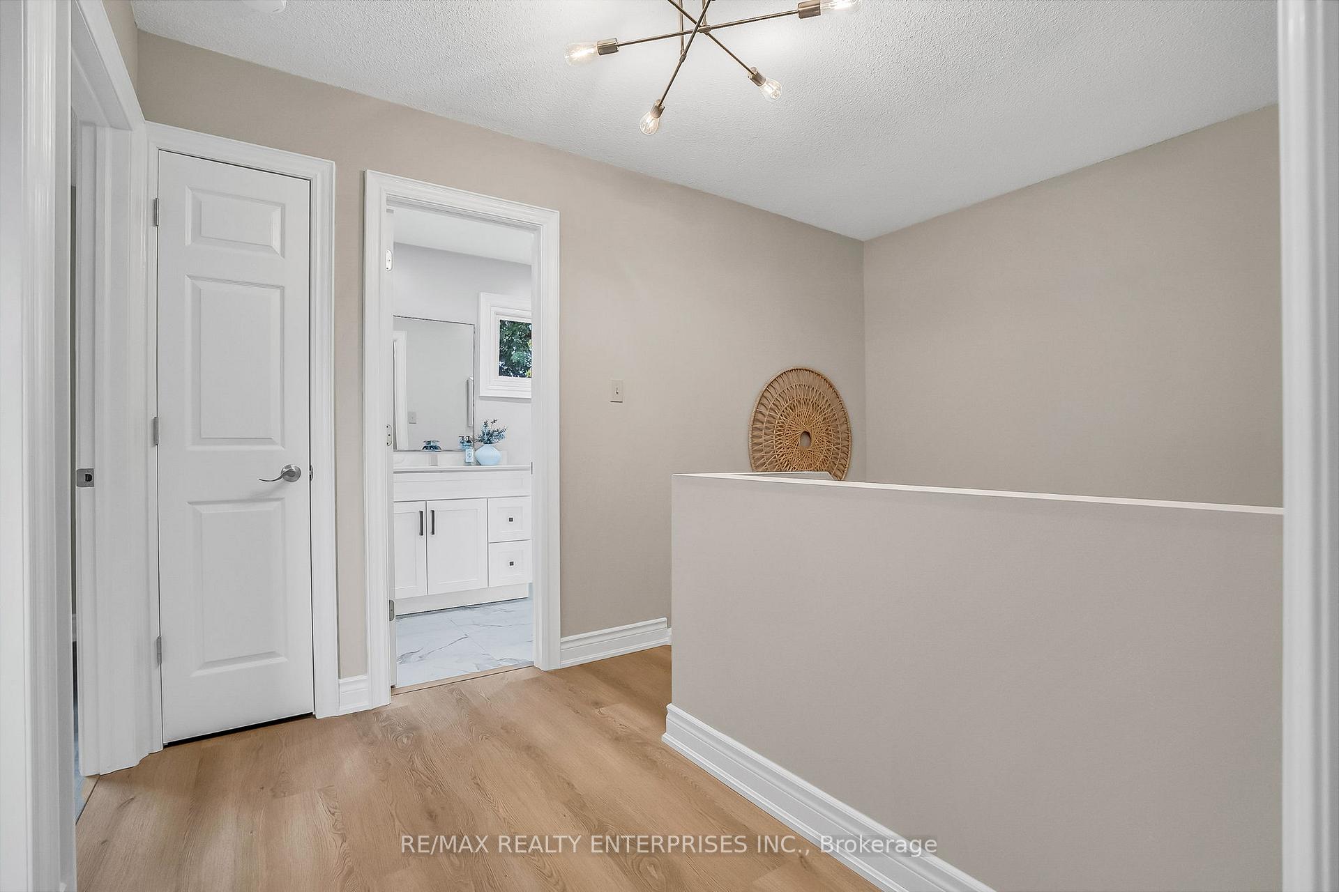 Photo 13 of 4 Wesmorland Avenue, Brampton, Heart Lake West — HOMEH