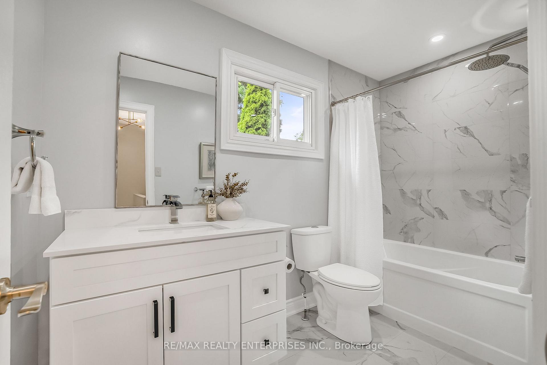 Photo 14 of 4 Wesmorland Avenue, Brampton, Heart Lake West — HOMEH