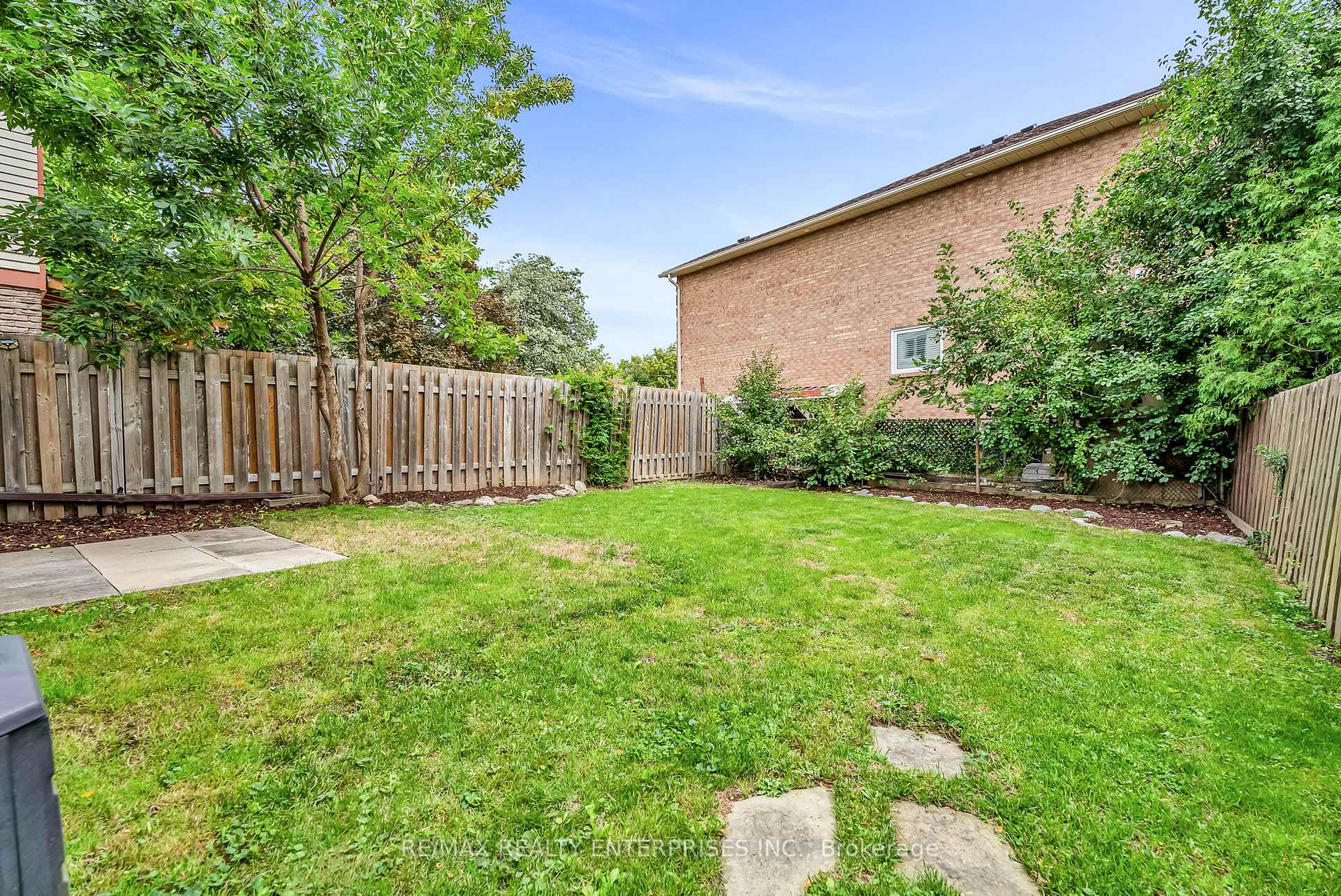Photo 18 of 4 Wesmorland Avenue, Brampton, Heart Lake West — HOMEH