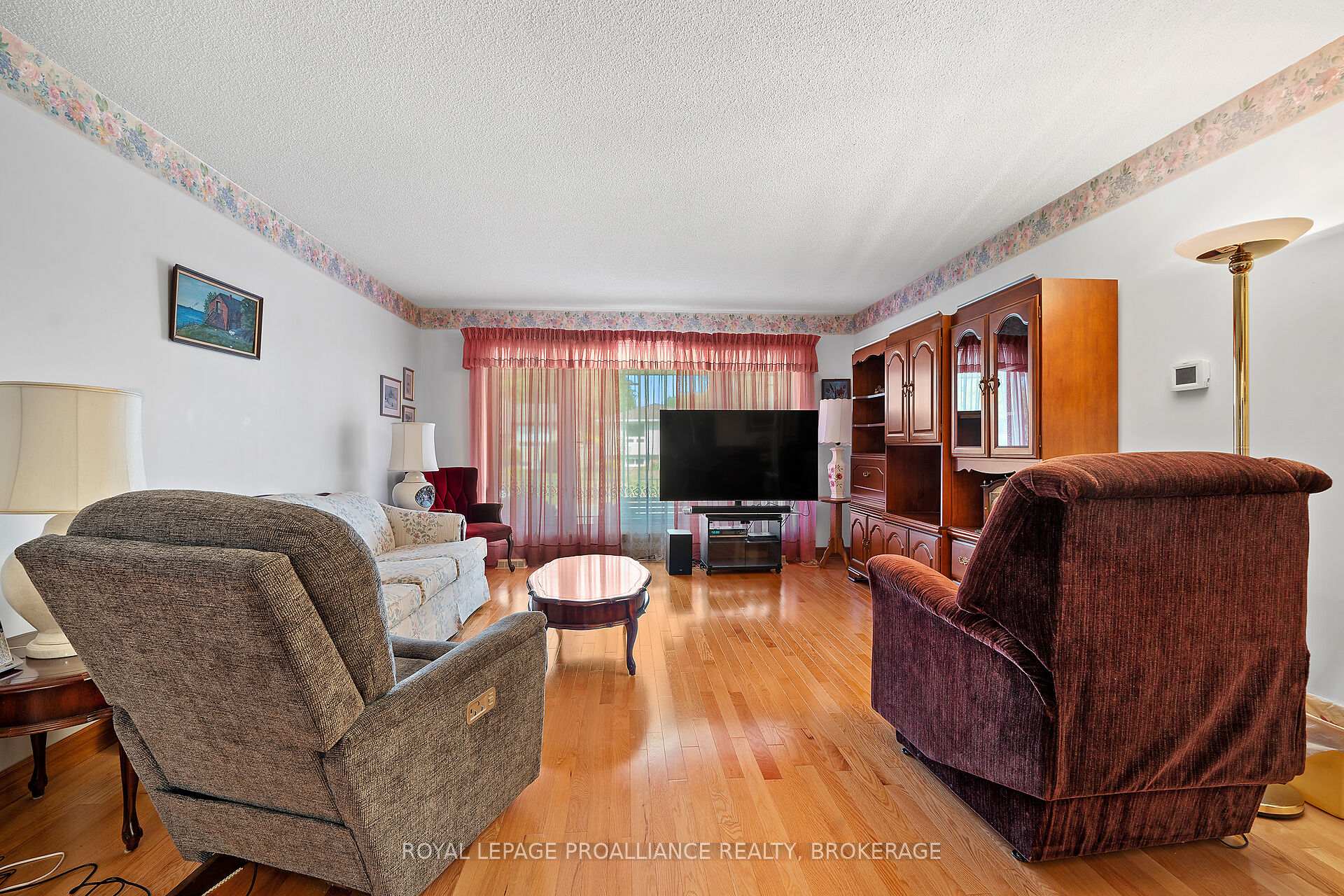 Photo 3 of 536 Braeside Crescent, Kingston, North of Taylor-Kidd Blvd — HOMEH