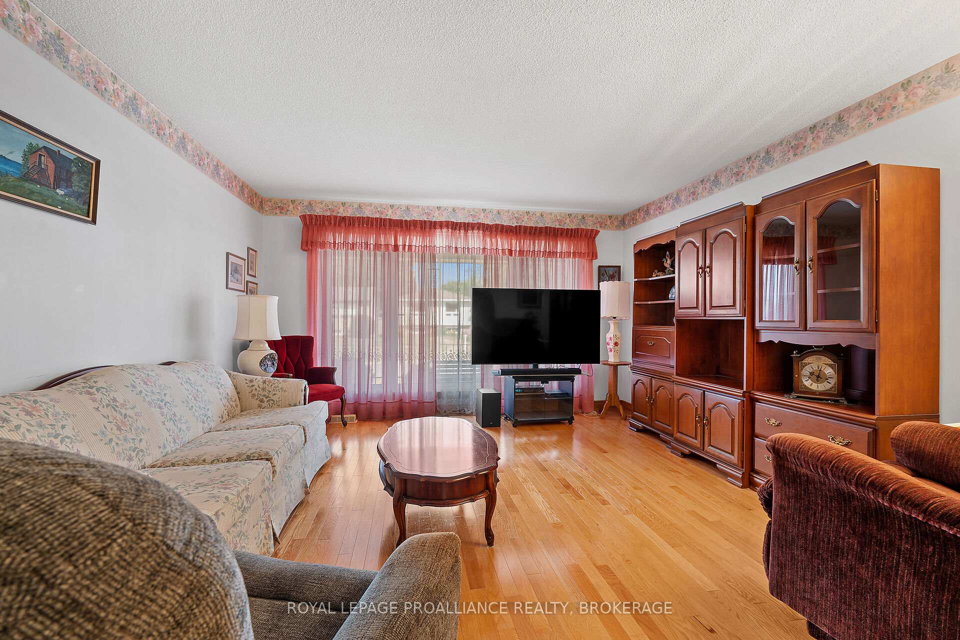 Photo 12 of 536 Braeside Crescent, Kingston, North of Taylor-Kidd Blvd — HOMEH