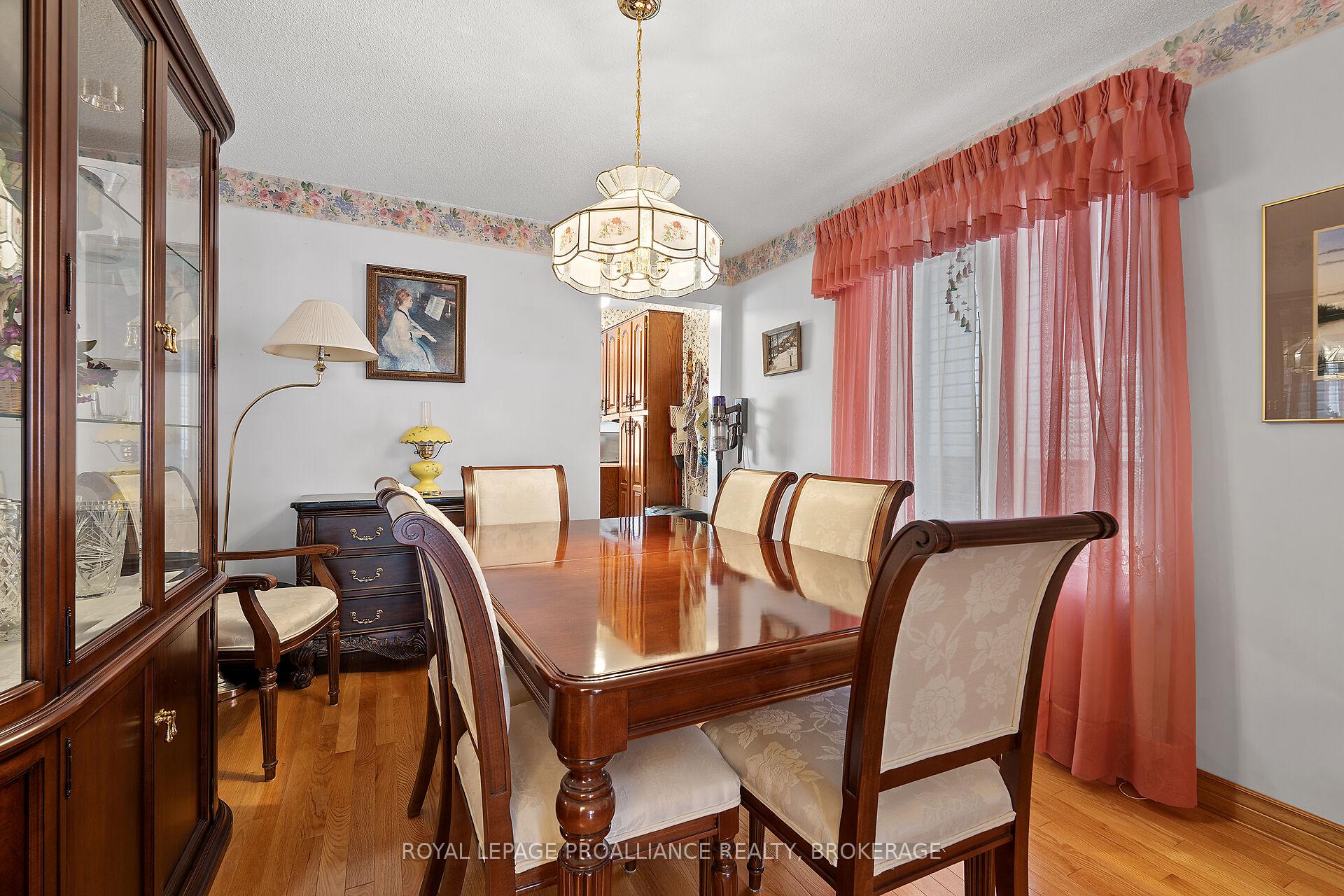 Photo 7 of 536 Braeside Crescent, Kingston, North of Taylor-Kidd Blvd — HOMEH