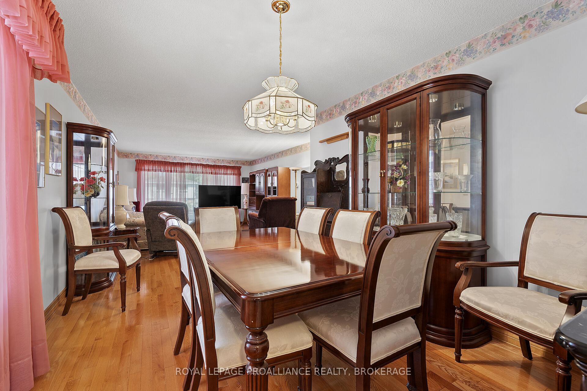 Photo 21 of 536 Braeside Crescent, Kingston, North of Taylor-Kidd Blvd — HOMEH