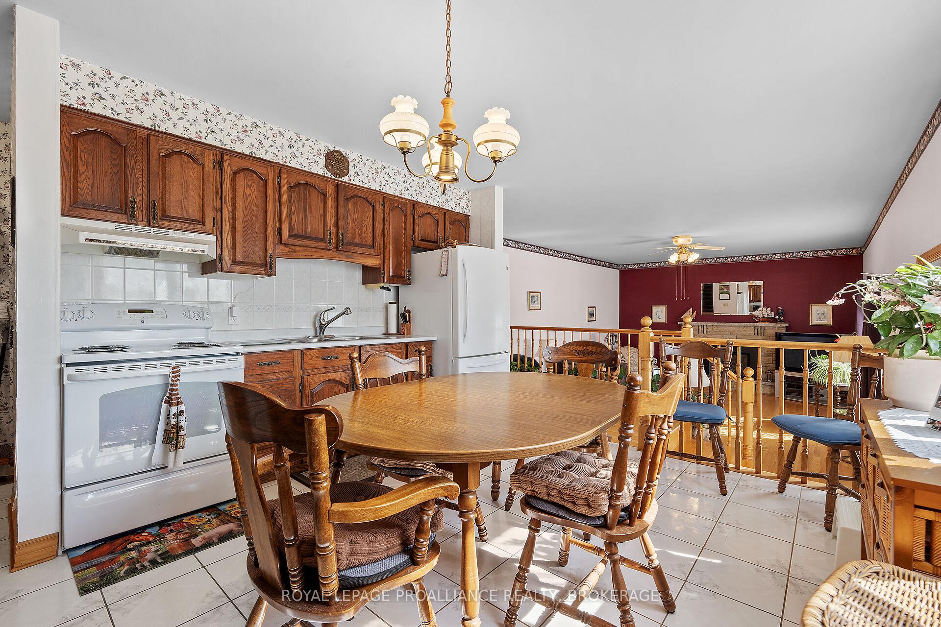 Photo 11 of 536 Braeside Crescent, Kingston, North of Taylor-Kidd Blvd — HOMEH