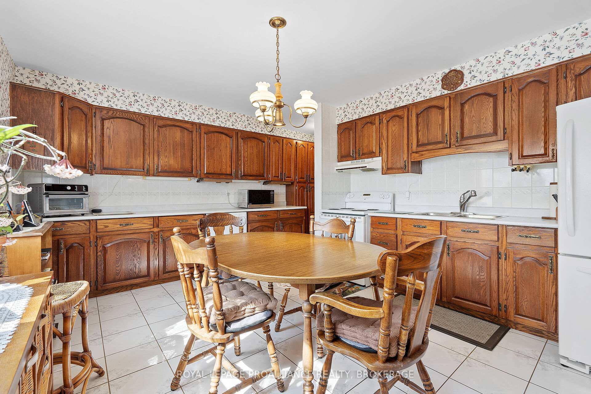 Photo 16 of 536 Braeside Crescent, Kingston, North of Taylor-Kidd Blvd — HOMEH