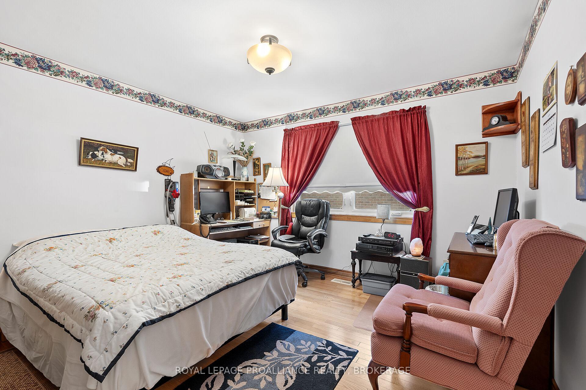 Photo 22 of 536 Braeside Crescent, Kingston, North of Taylor-Kidd Blvd — HOMEH