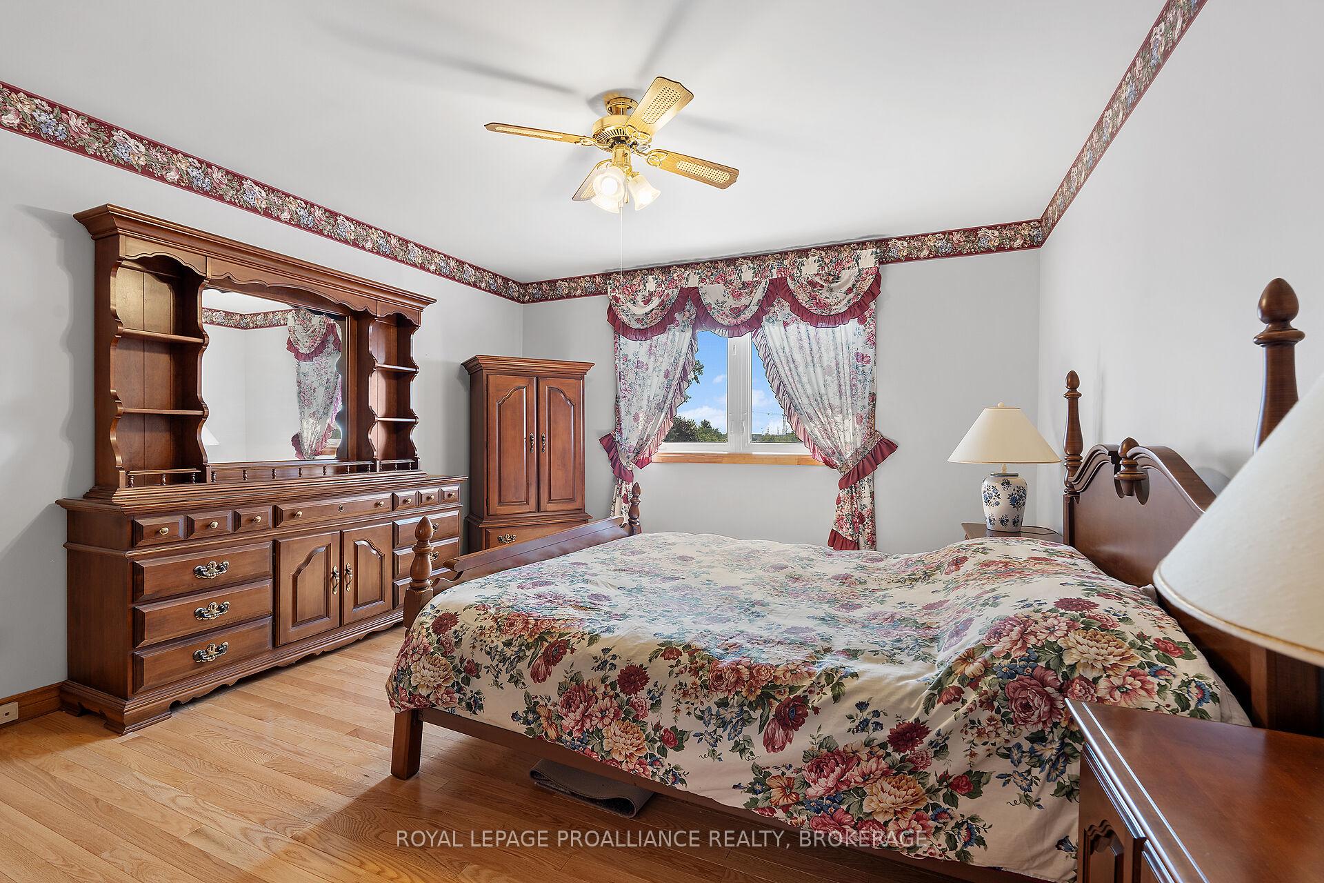 Photo 24 of 536 Braeside Crescent, Kingston, North of Taylor-Kidd Blvd — HOMEH