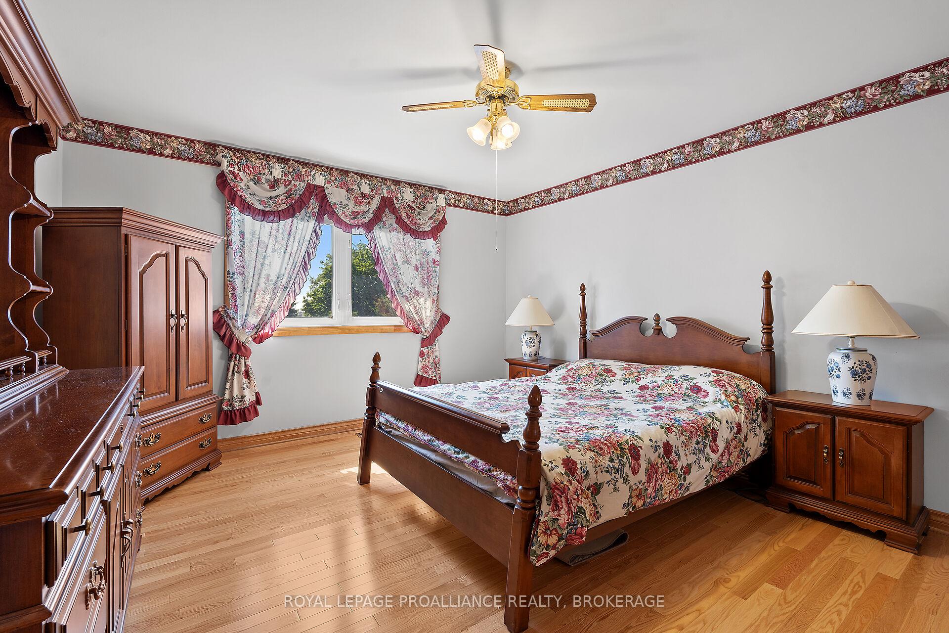 Photo 13 of 536 Braeside Crescent, Kingston, North of Taylor-Kidd Blvd — HOMEH