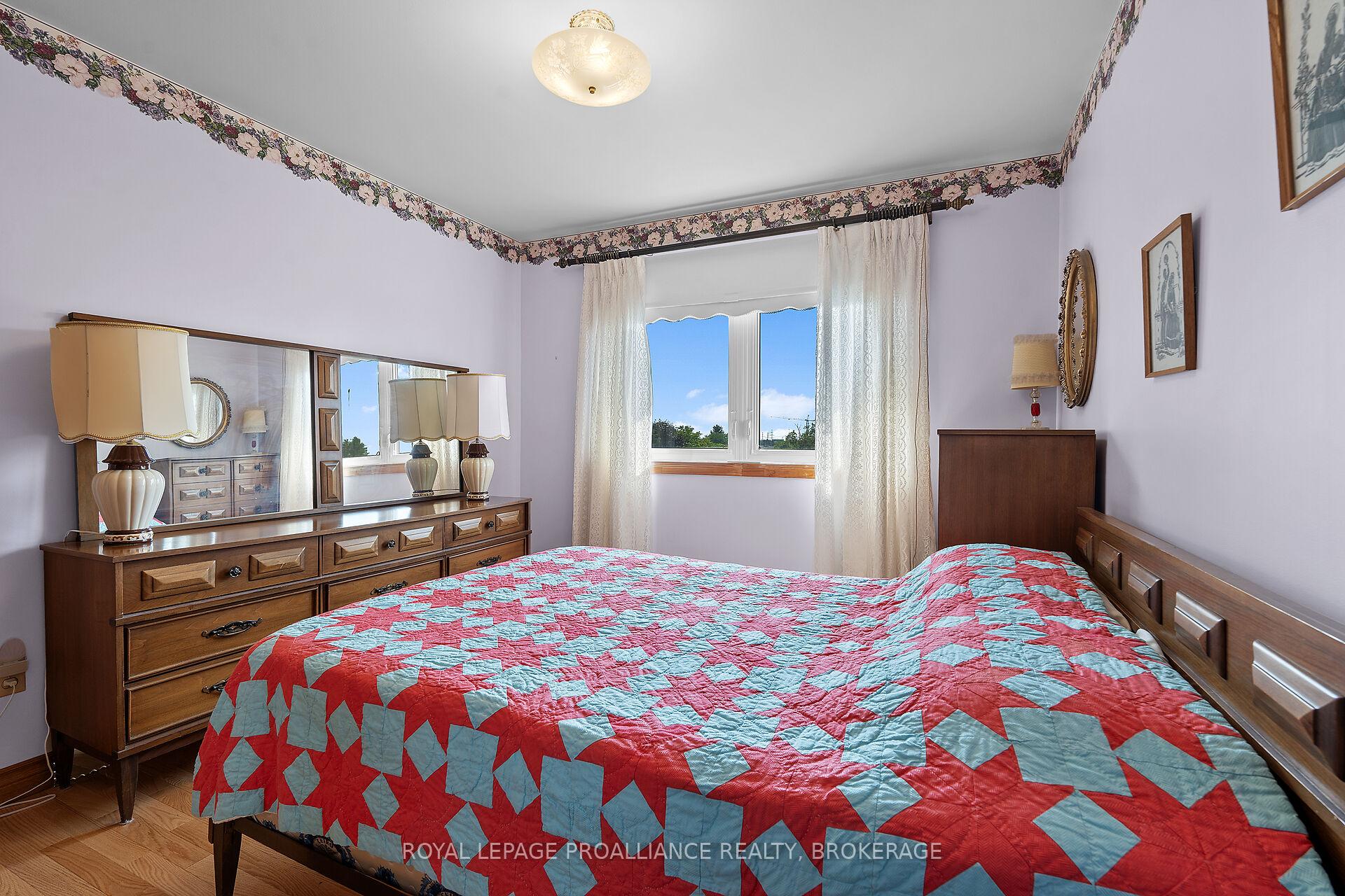 Photo 18 of 536 Braeside Crescent, Kingston, North of Taylor-Kidd Blvd — HOMEH