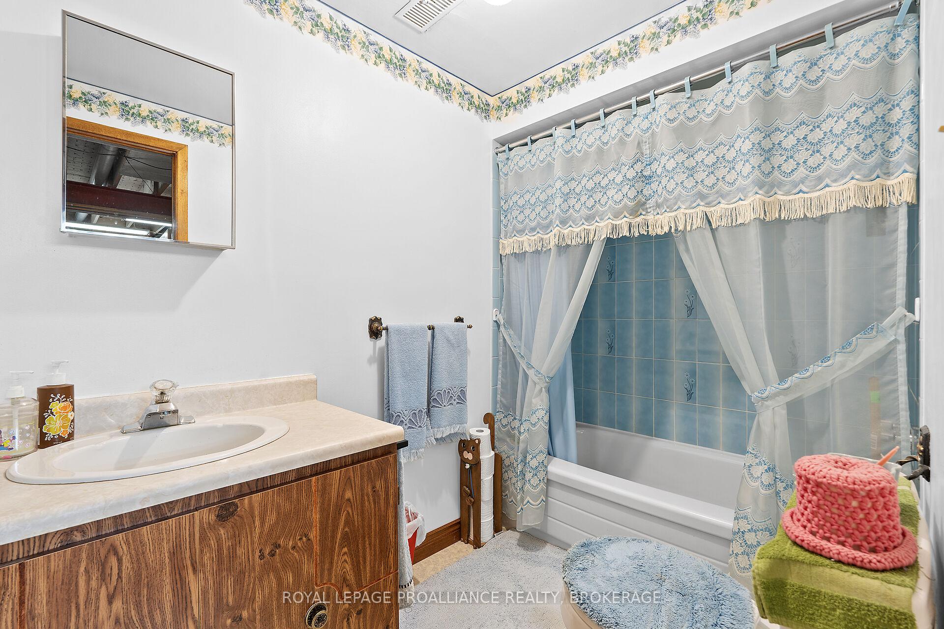 Photo 30 of 536 Braeside Crescent, Kingston, North of Taylor-Kidd Blvd — HOMEH